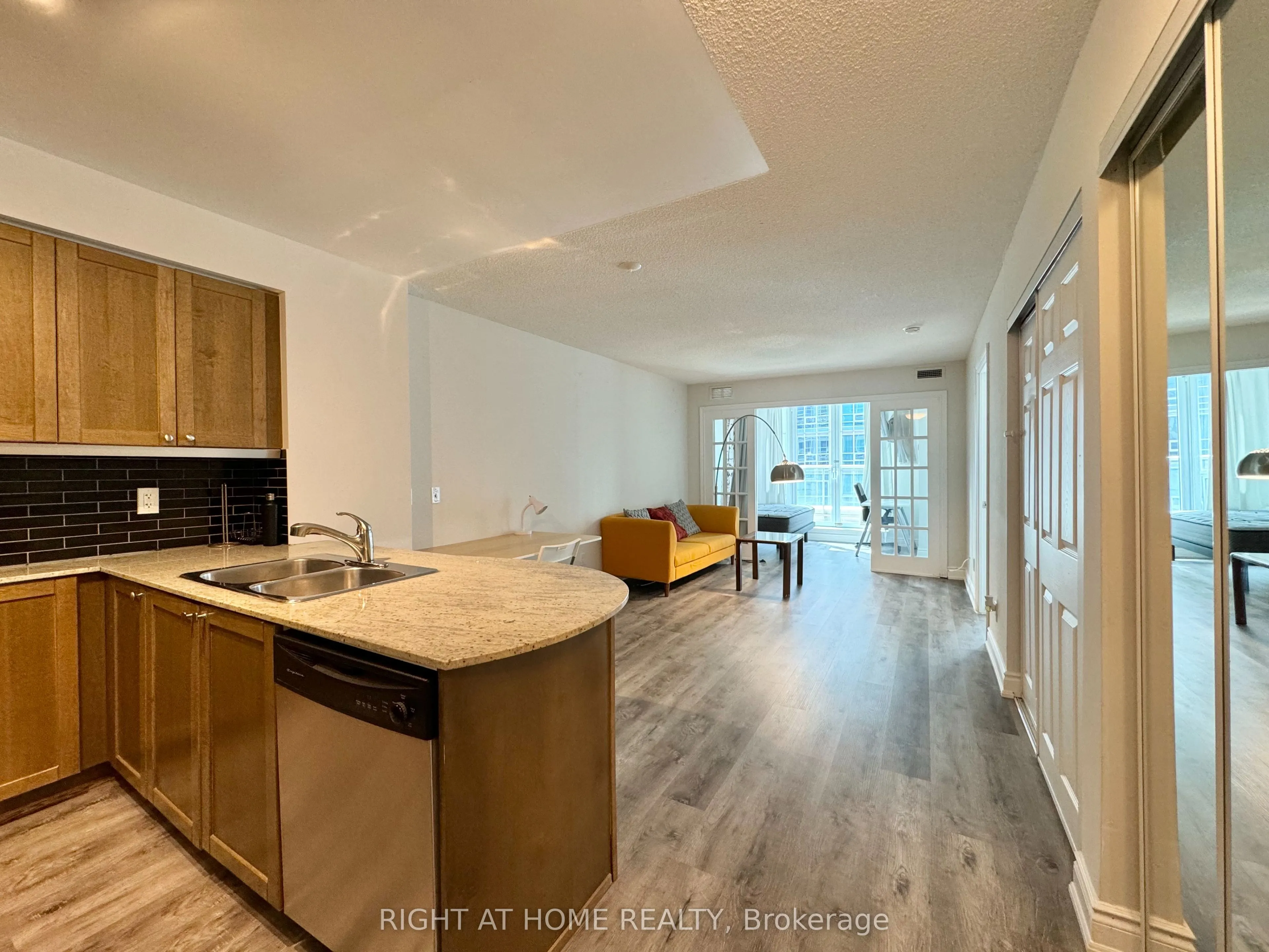 763 Bay Street, #3207