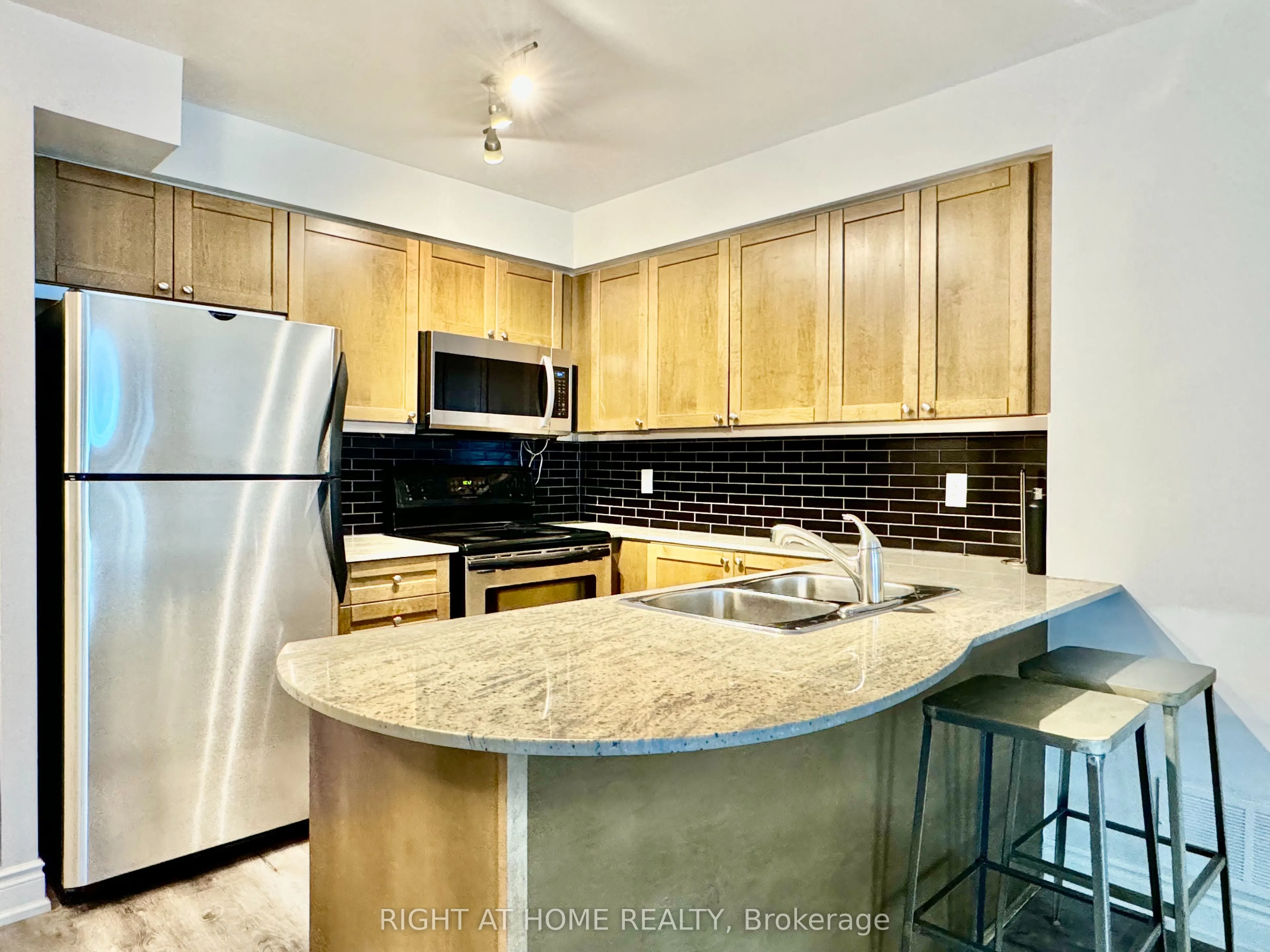 763 Bay Street, #3207