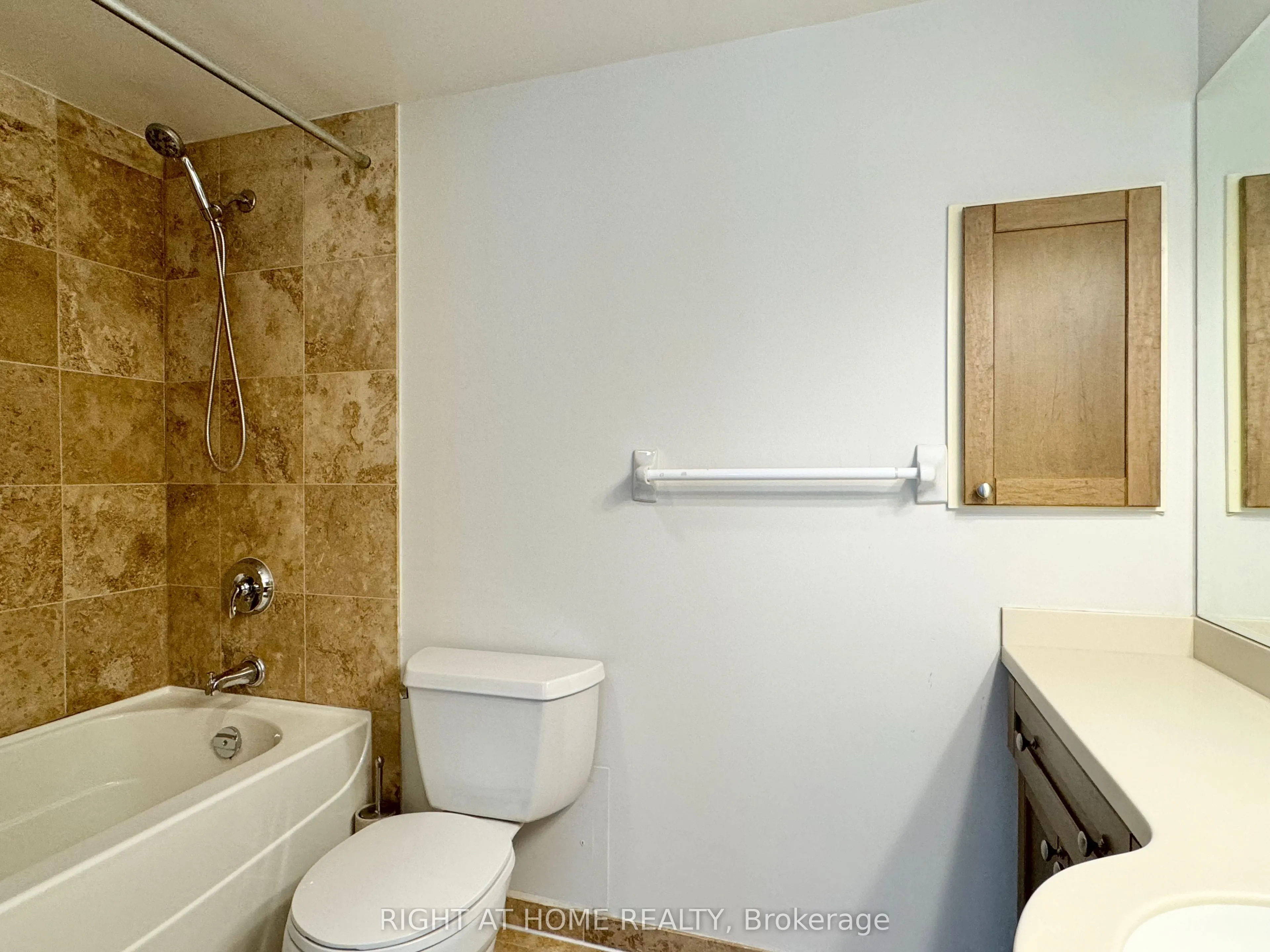 763 Bay Street, #3207
