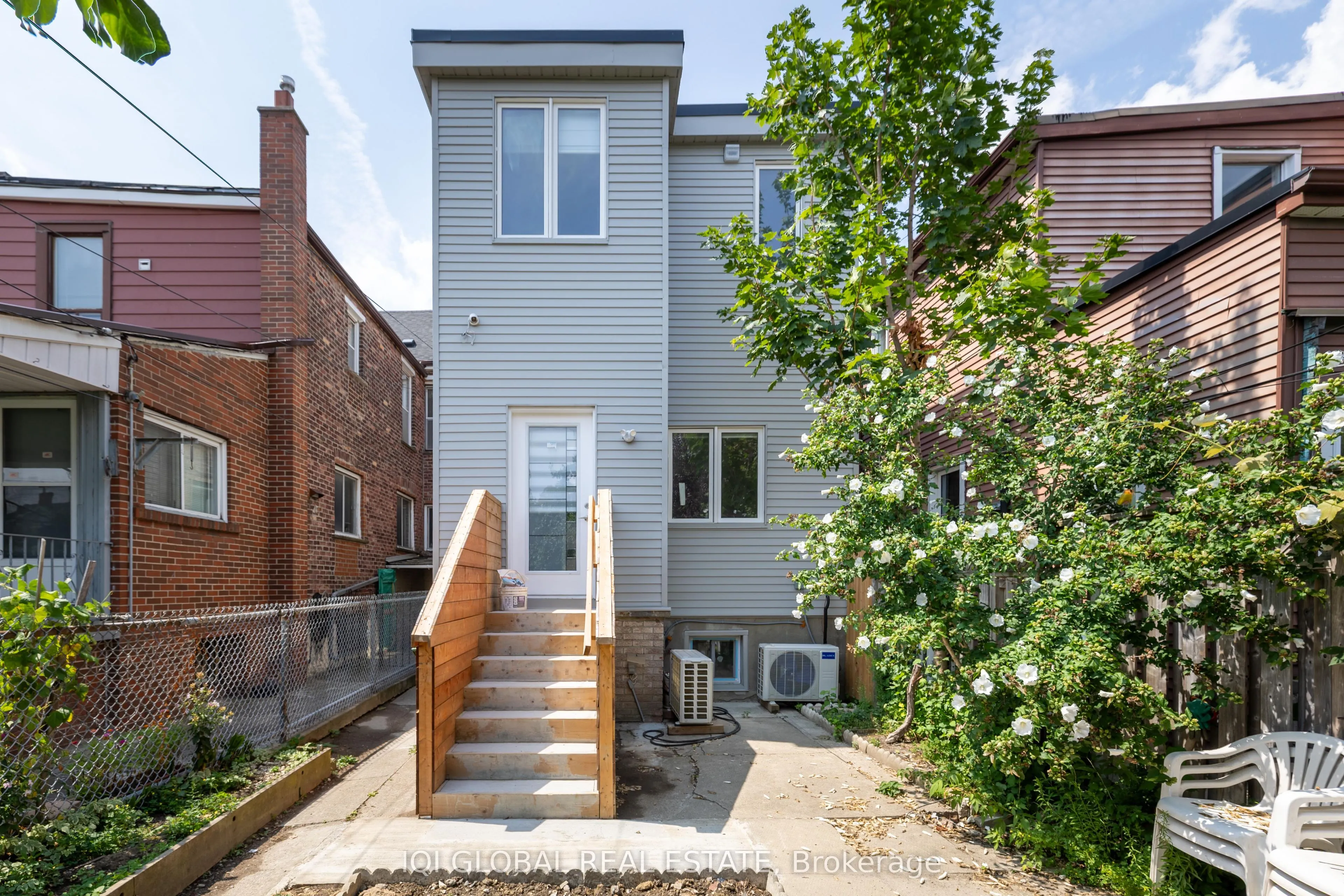 475 Ossington Avenue, #Main Floor