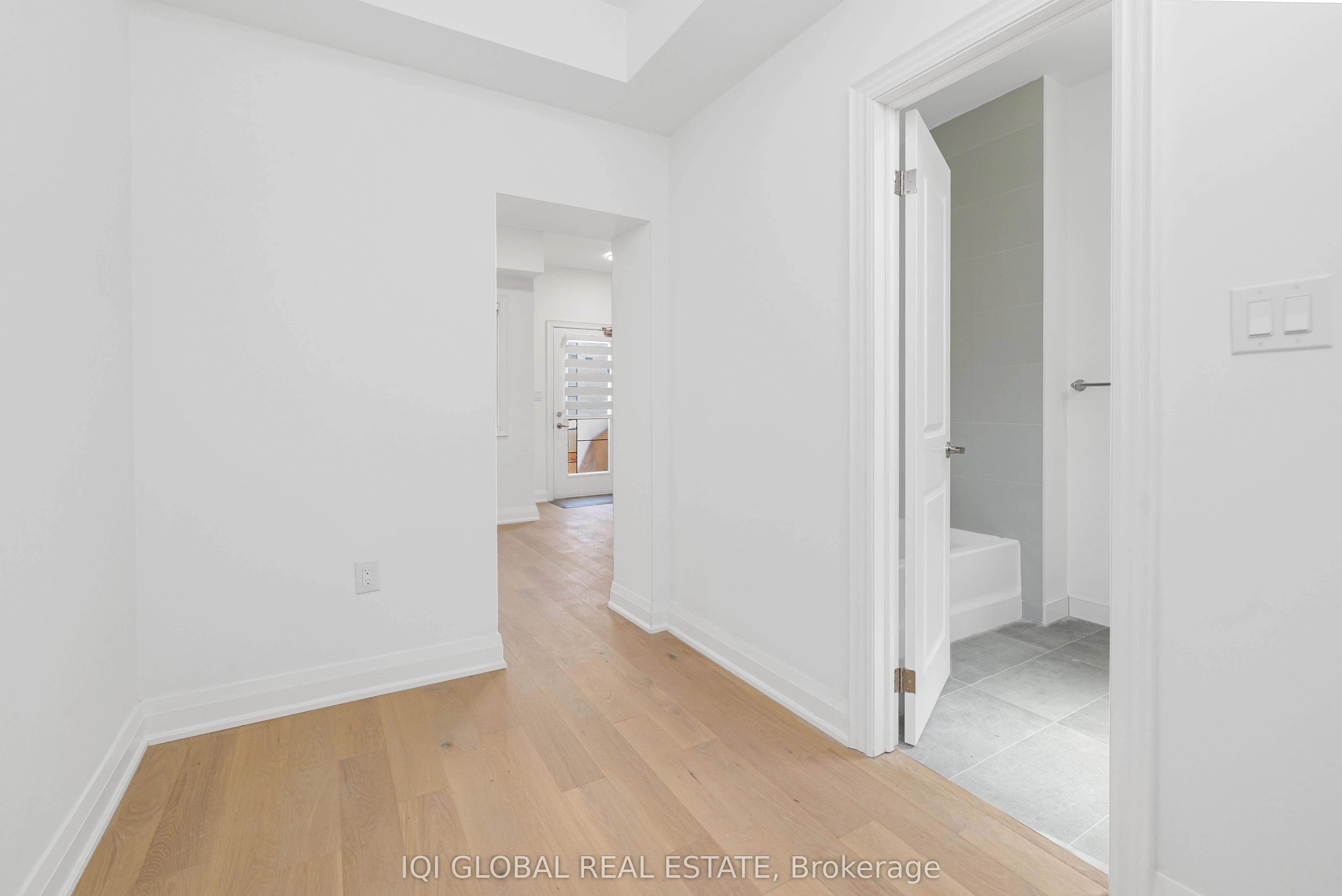 475 Ossington Avenue, #Main Floor