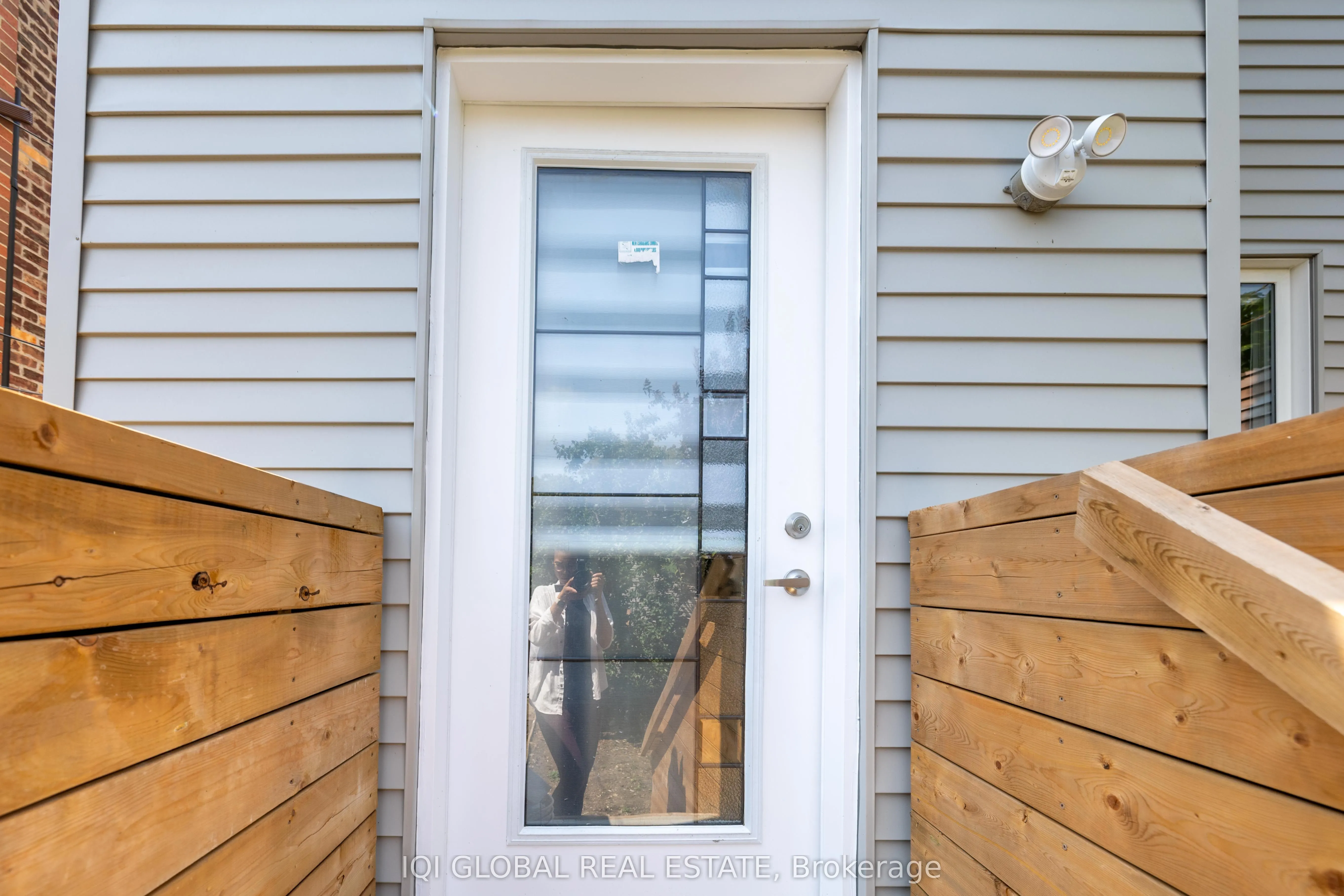475 Ossington Avenue, #Main Floor
