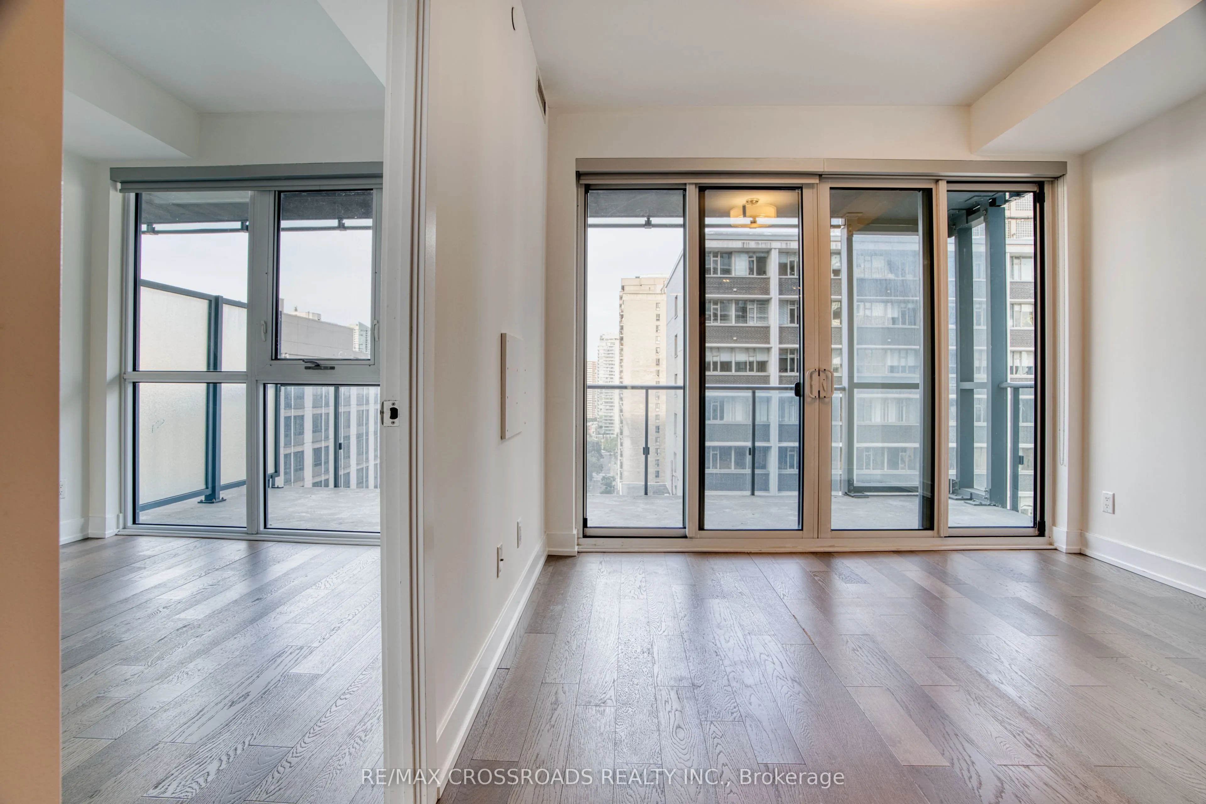 7 Grenville Street, #1906