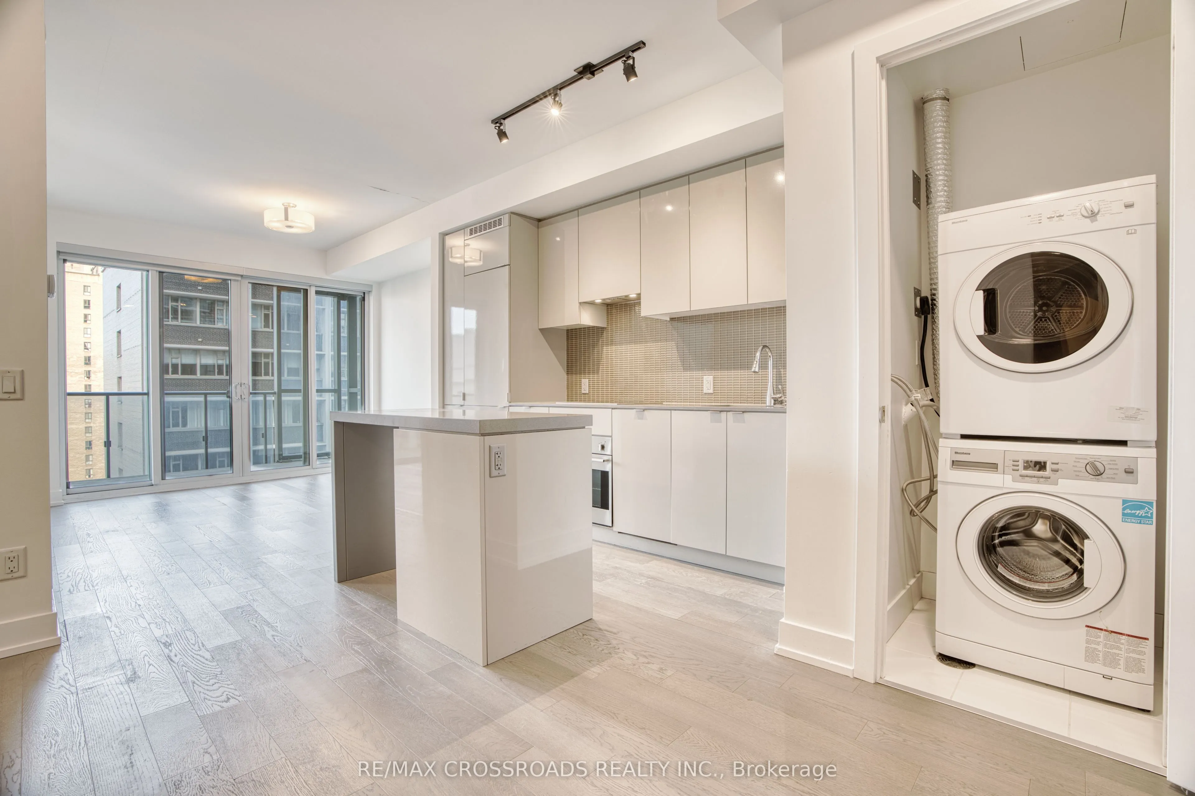 7 Grenville Street, #1906