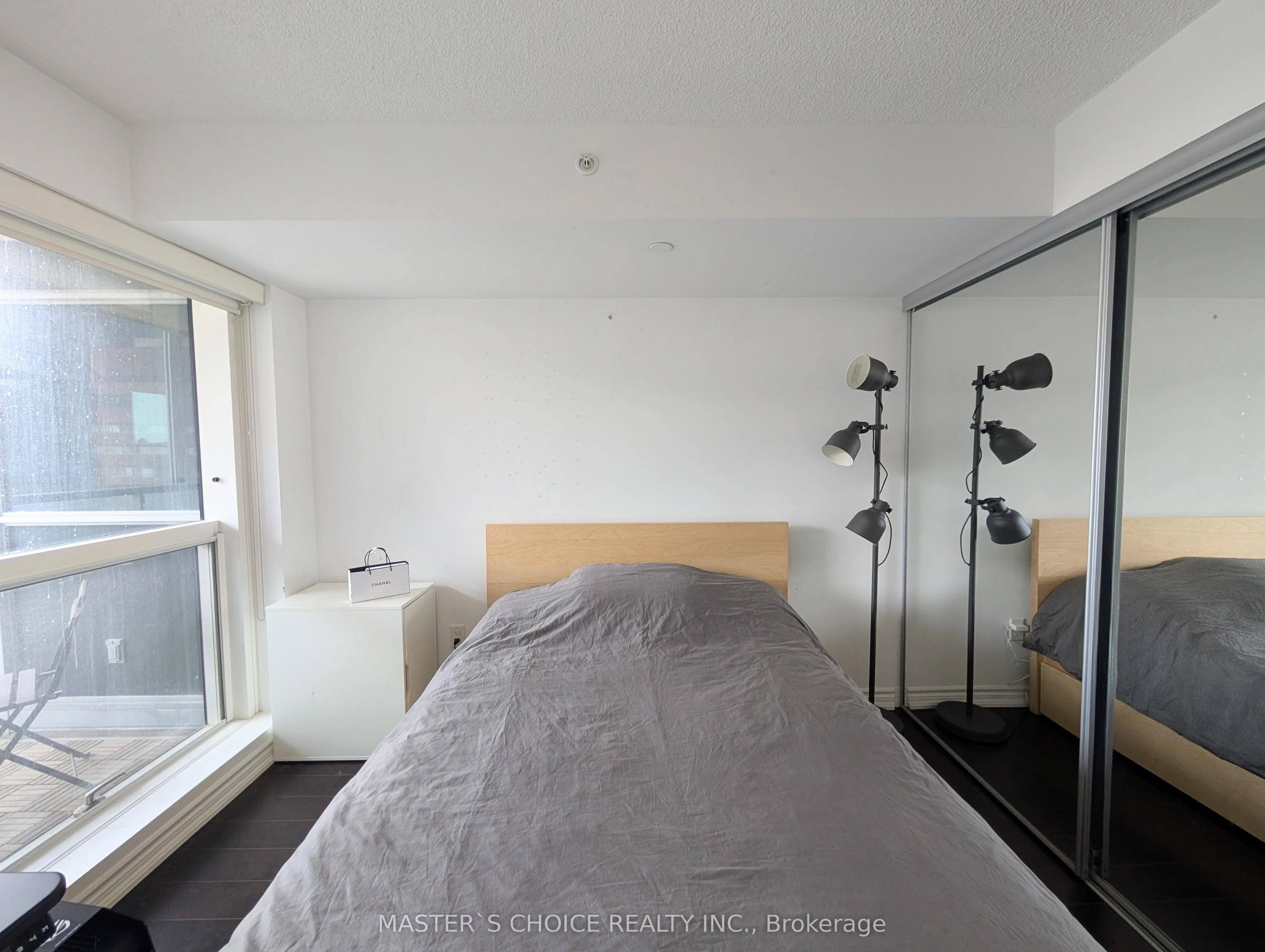 386 Yonge Street, #1401