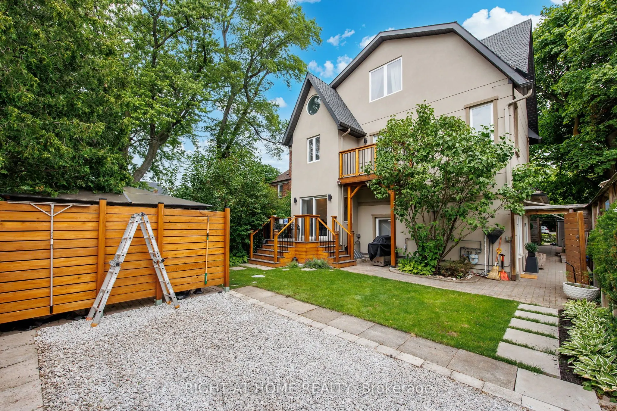 107 Otter Crescent