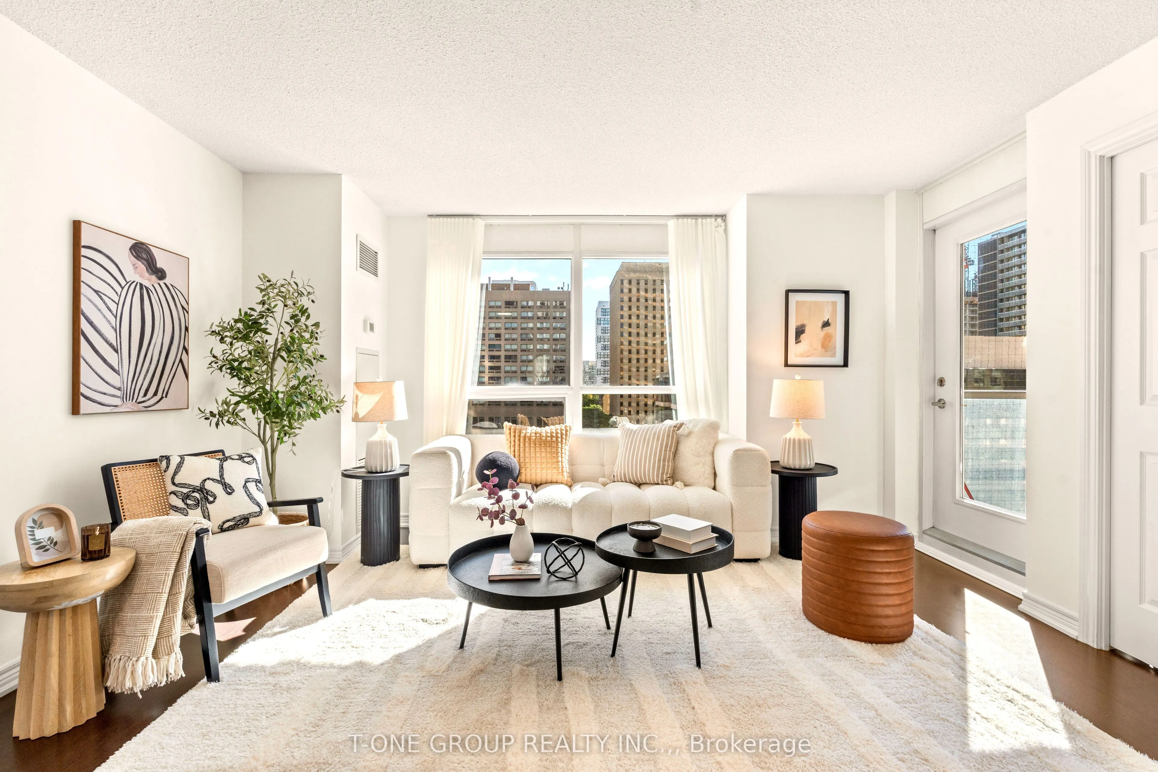 761 Bay Street, #605