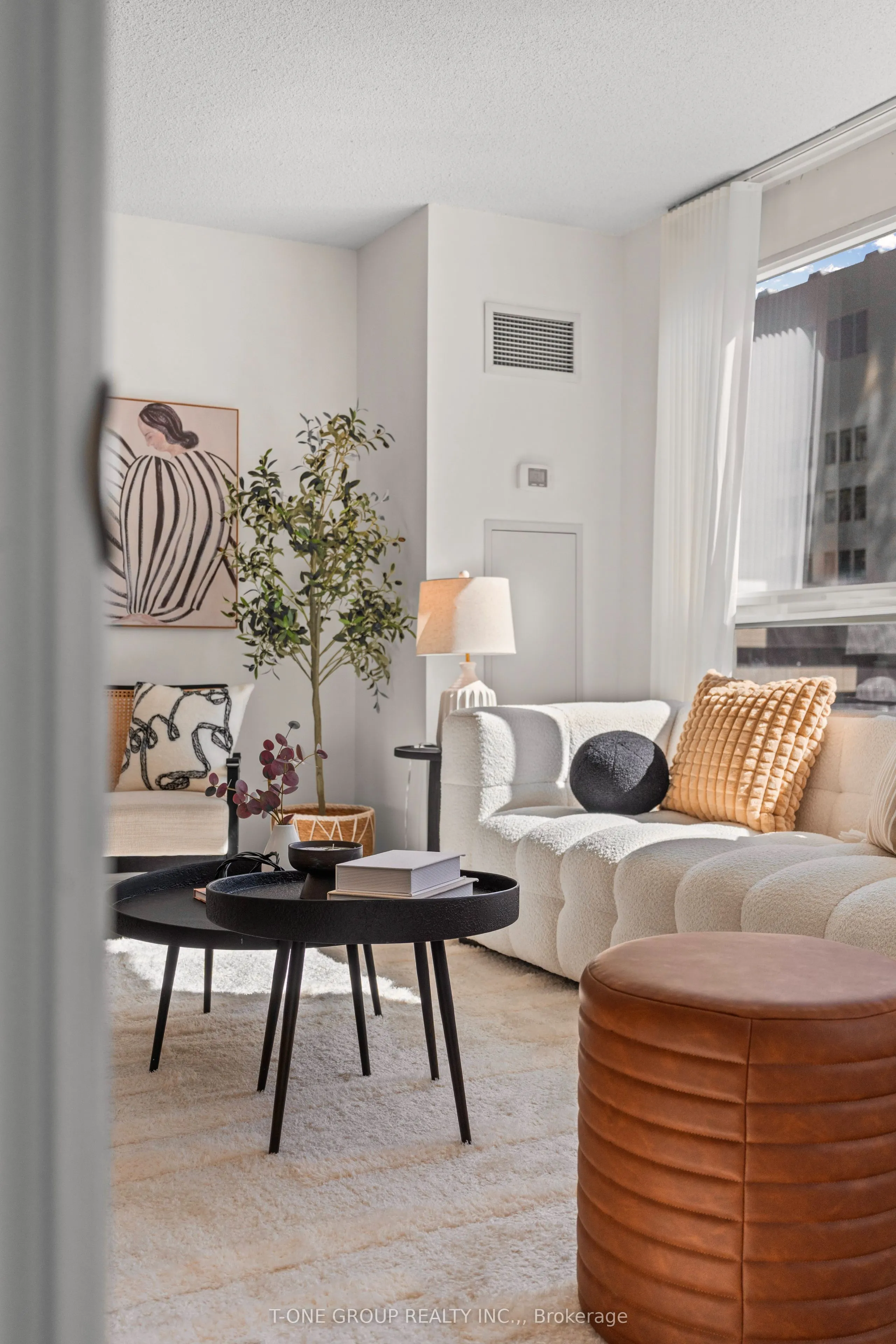 761 Bay Street, #605