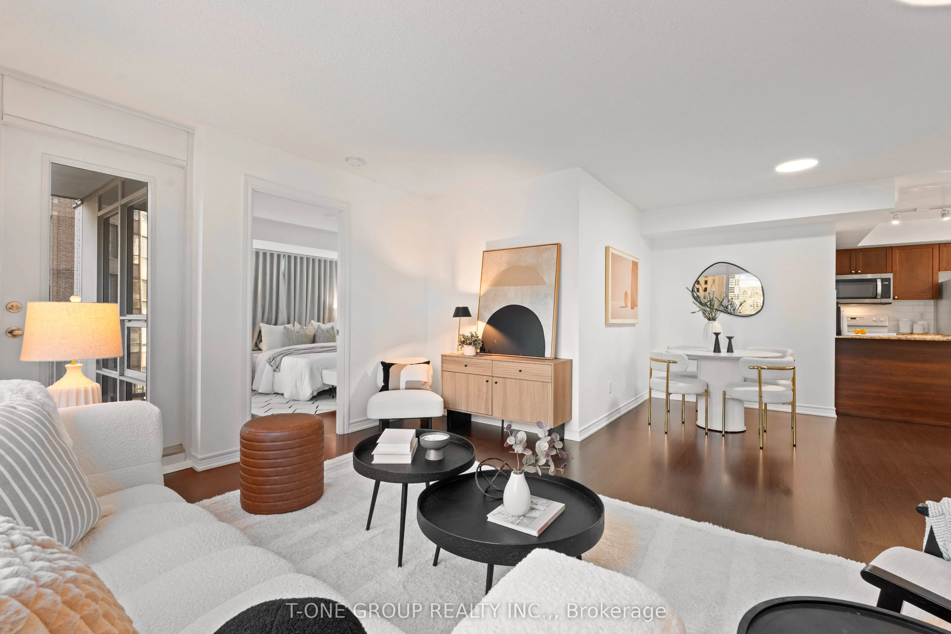 761 Bay Street, #605