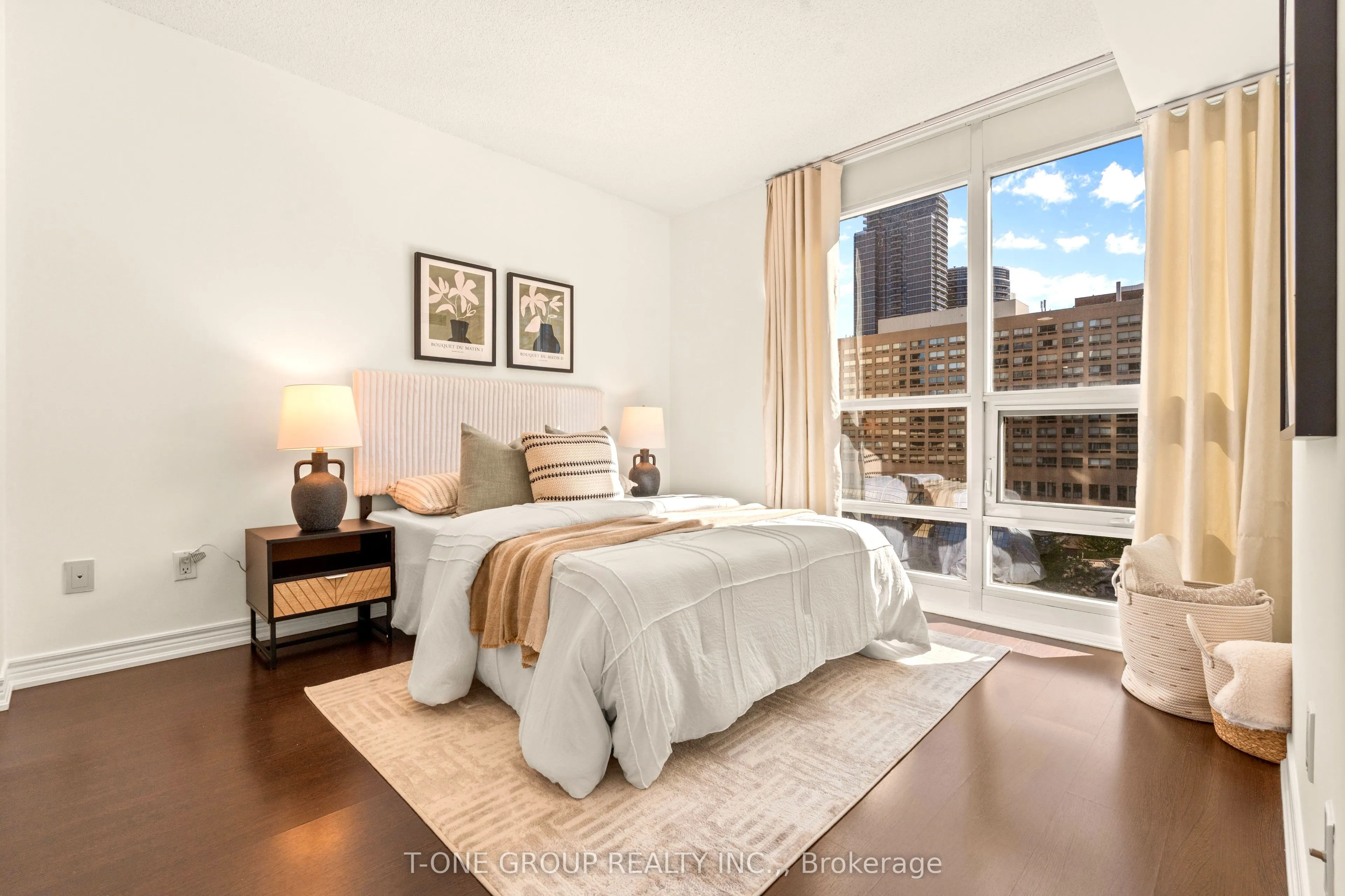 761 Bay Street, #605