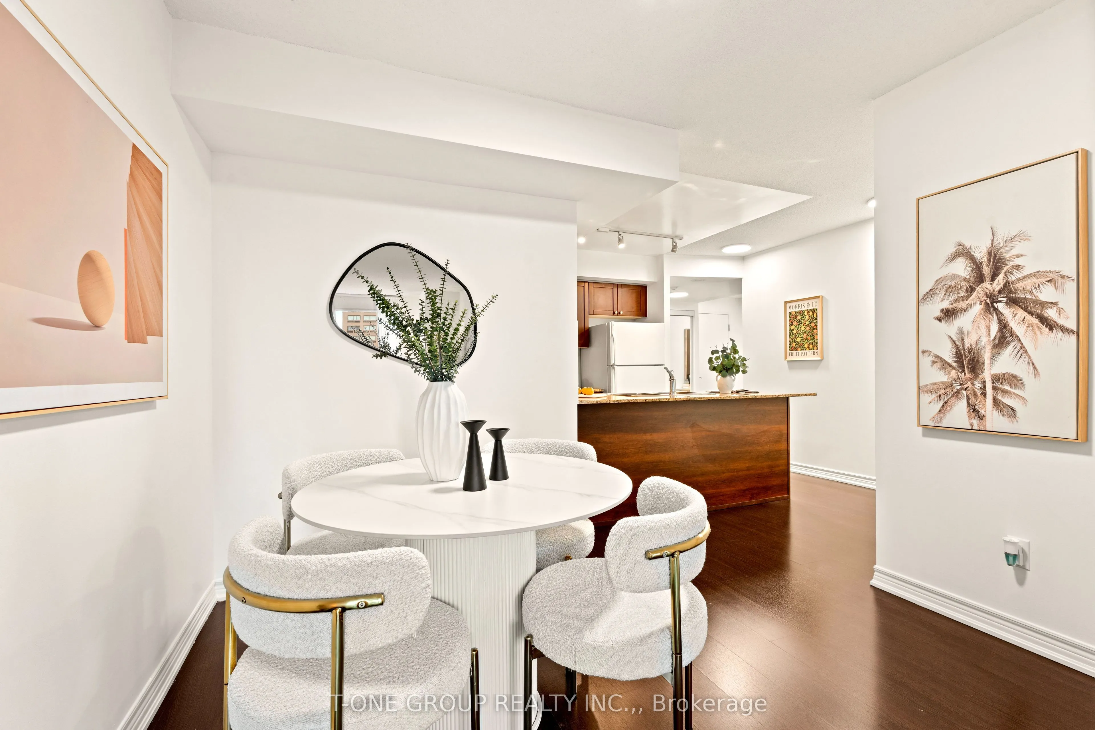 761 Bay Street, #605