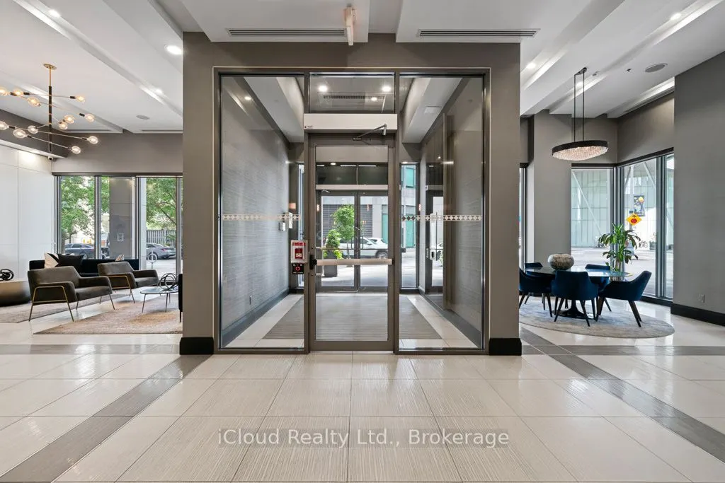 19 Grand Trunk Crescent, #506