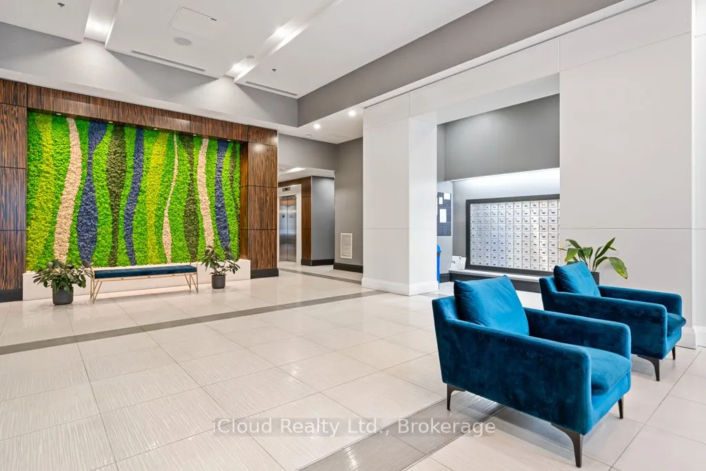 19 Grand Trunk Crescent, #506