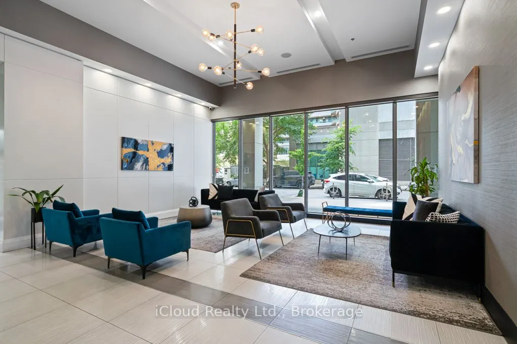 19 Grand Trunk Crescent, #506