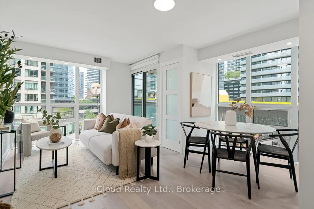 19 Grand Trunk Crescent, #506