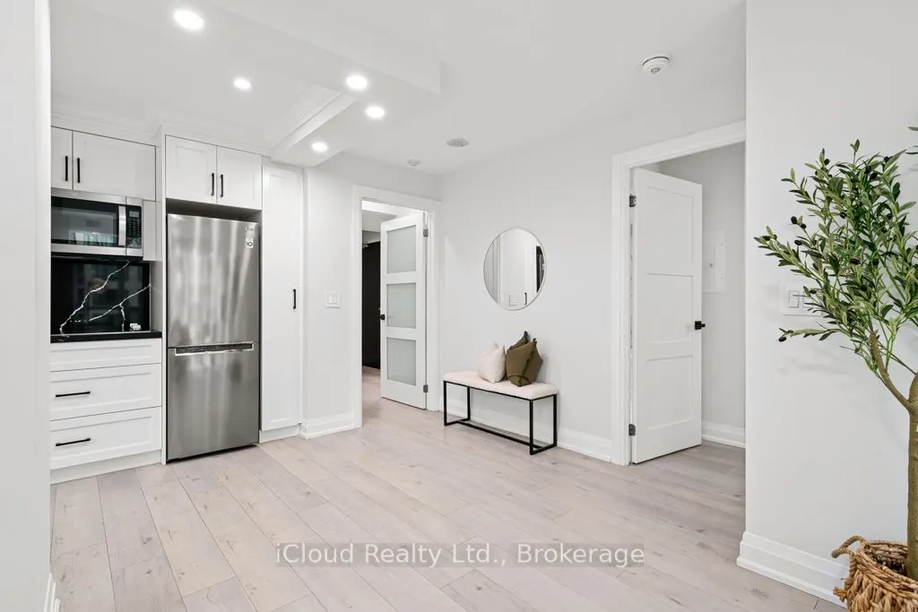 19 Grand Trunk Crescent, #506