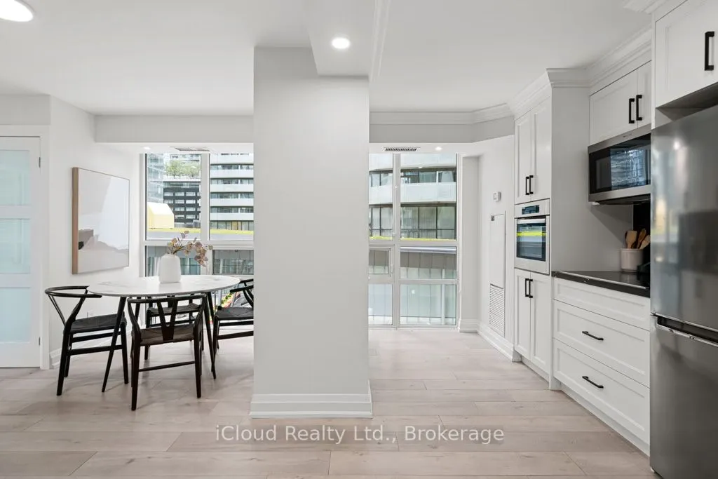 19 Grand Trunk Crescent, #506