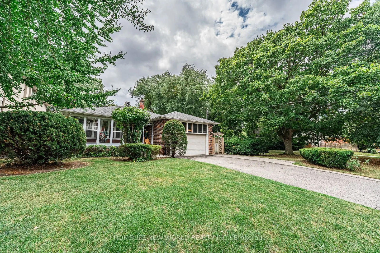 81 Hillcrest Avenue