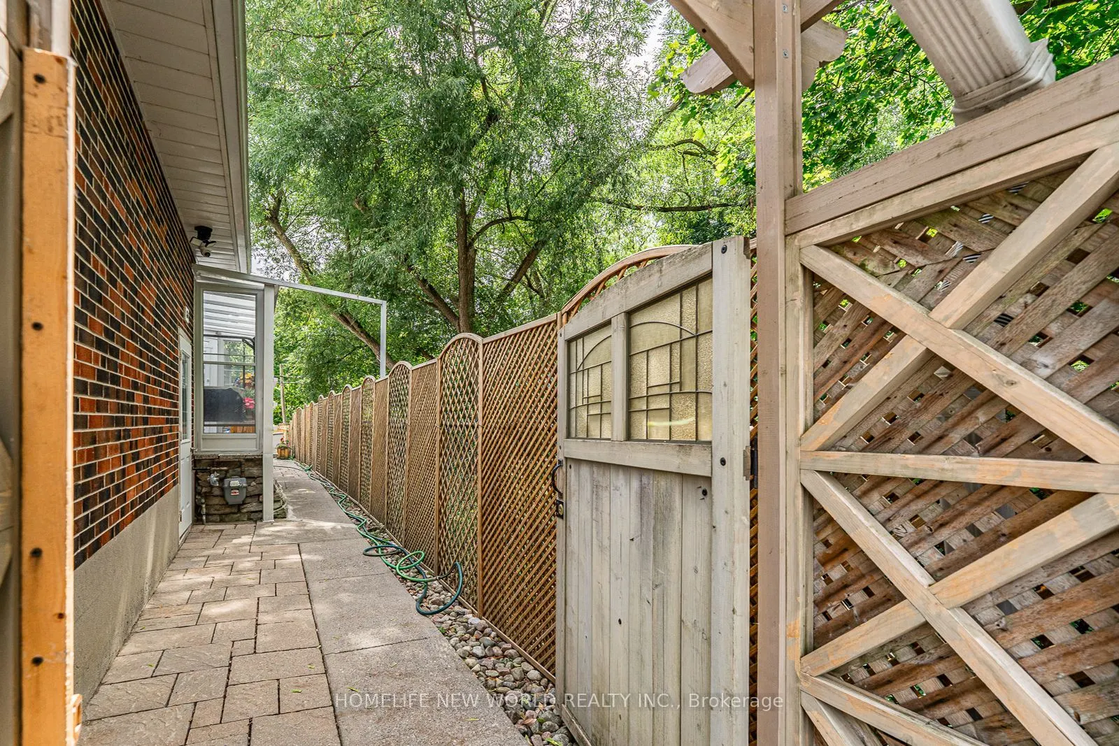 81 Hillcrest Avenue
