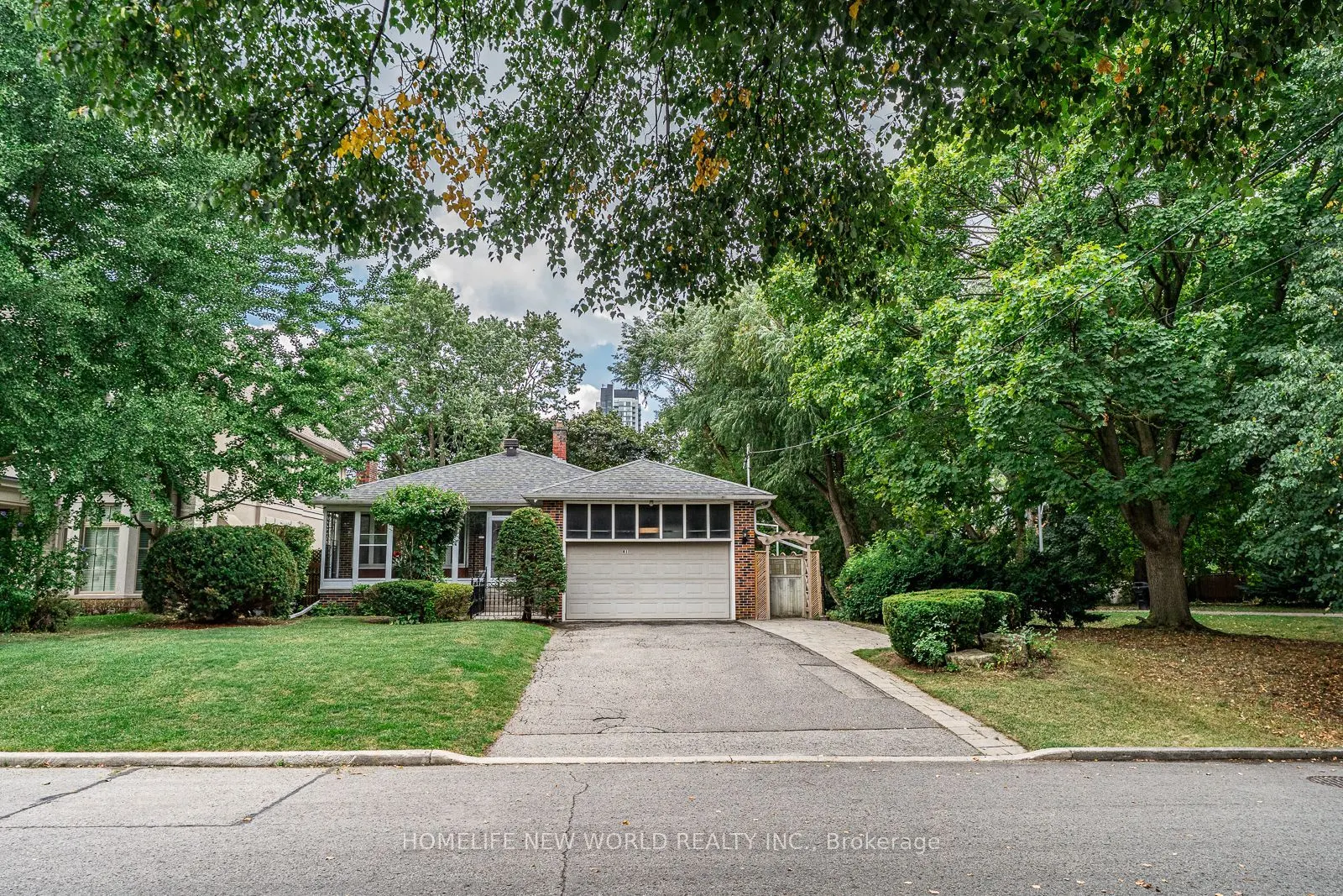 81 Hillcrest Avenue