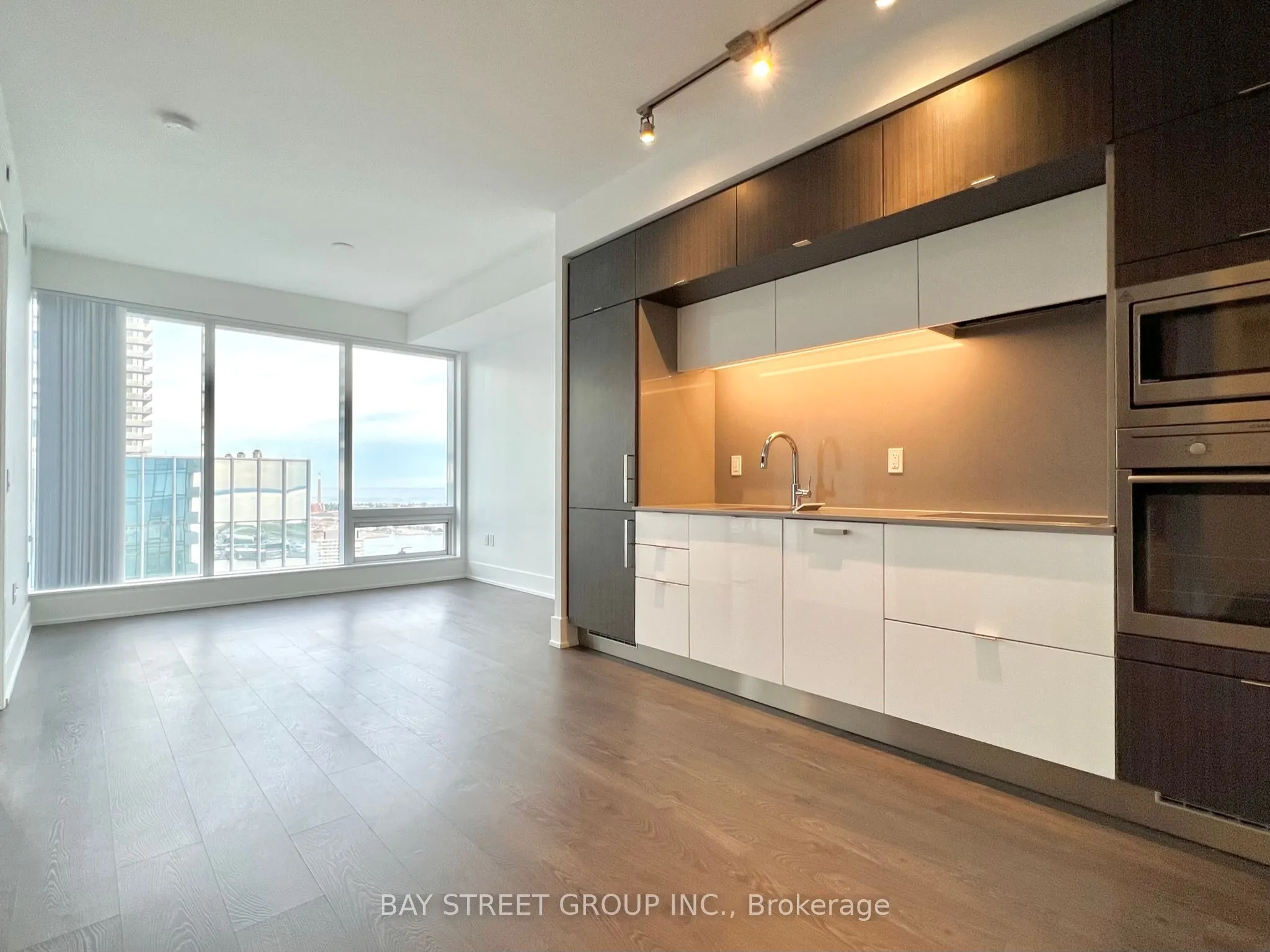 10 York Street, #5204
