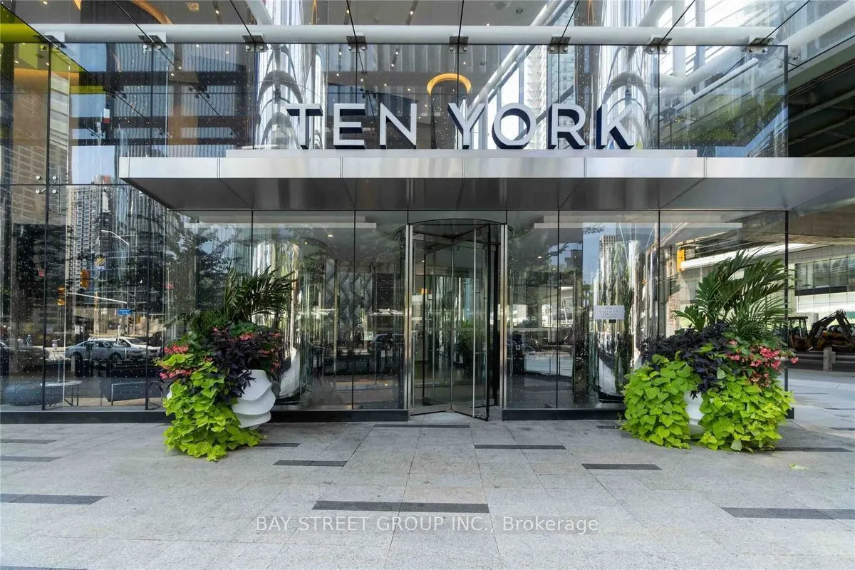 10 York Street, #5204