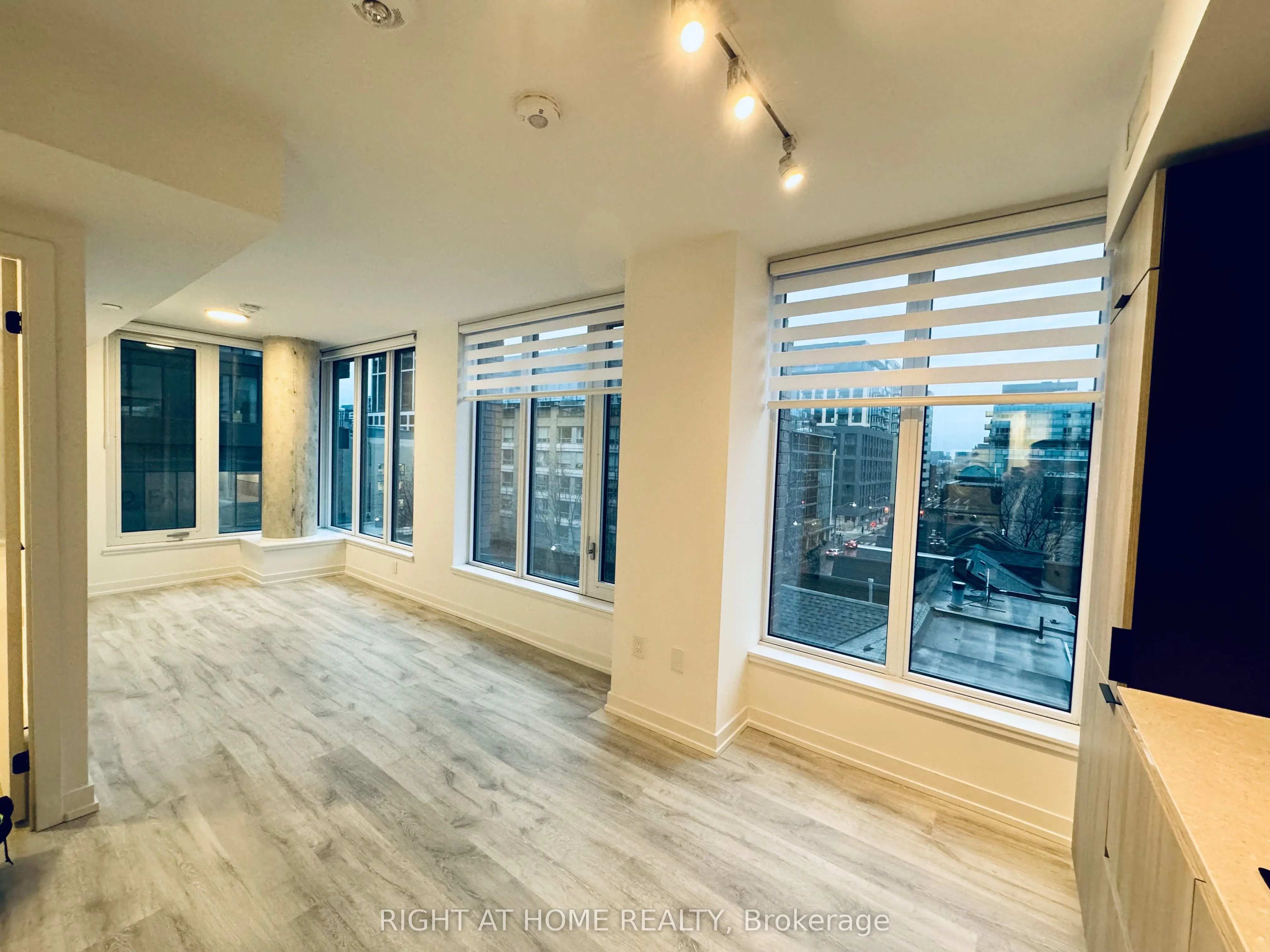 2 Augusta Avenue, #508