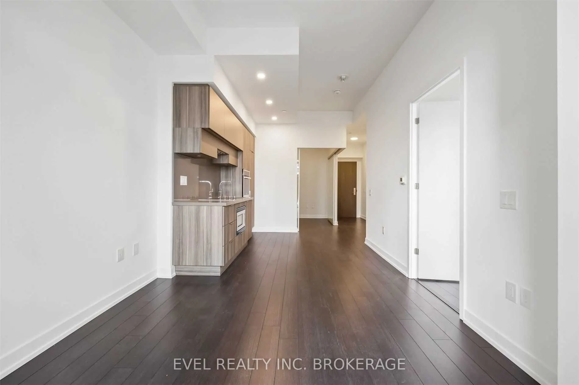 39 Roehampton Avenue, #1210