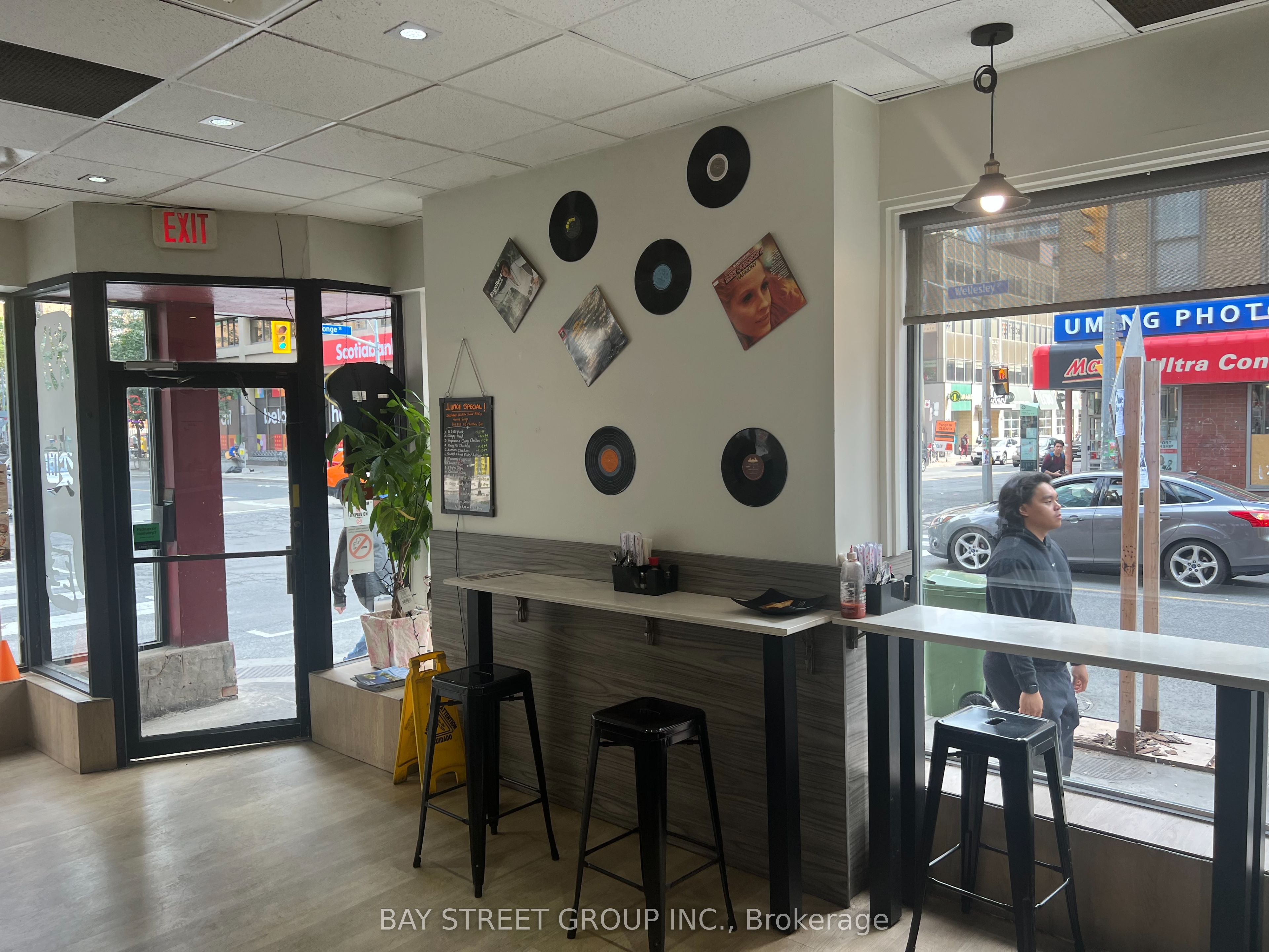 570 Yonge St