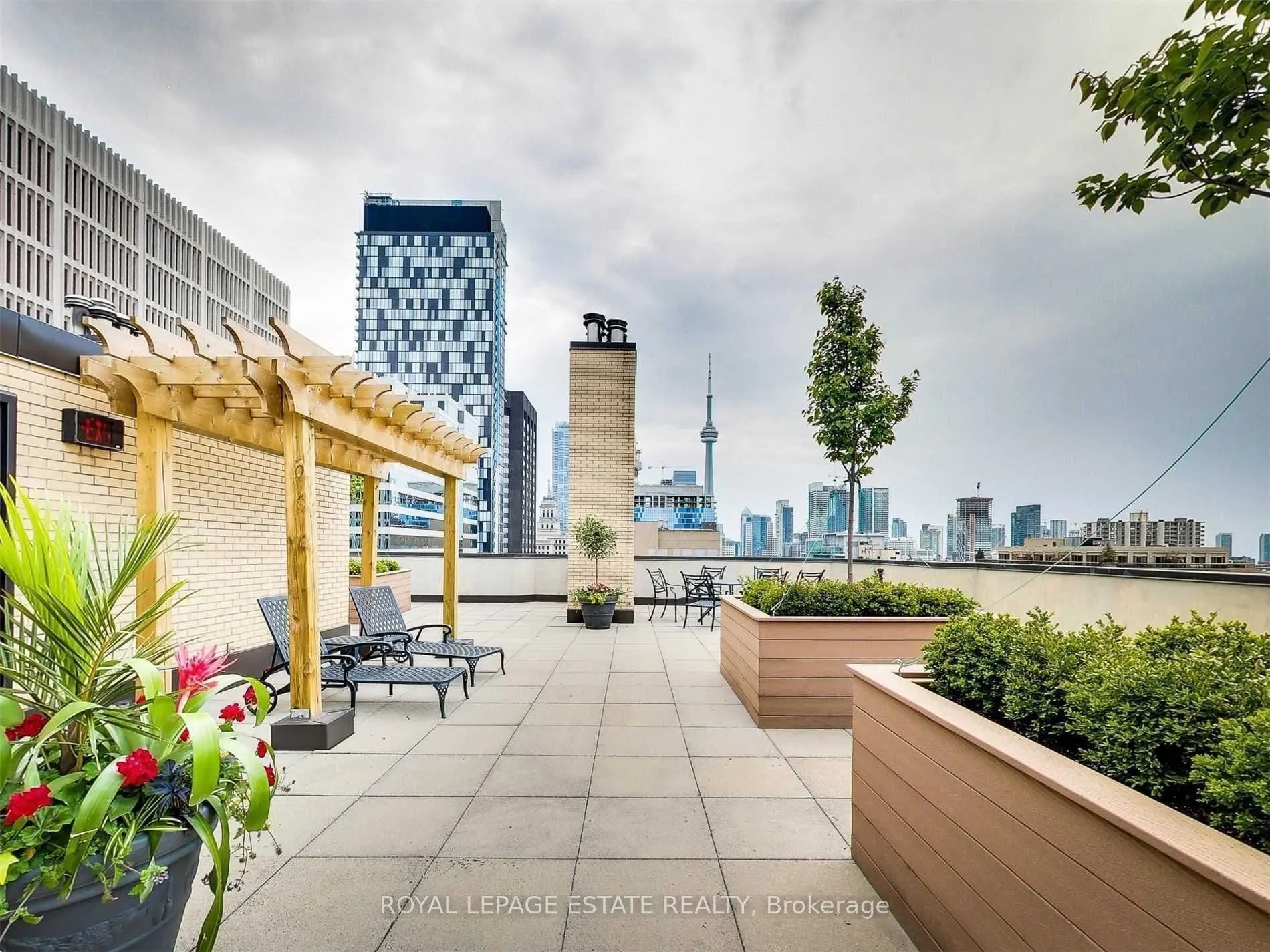 280 Simcoe Street, #Ph3