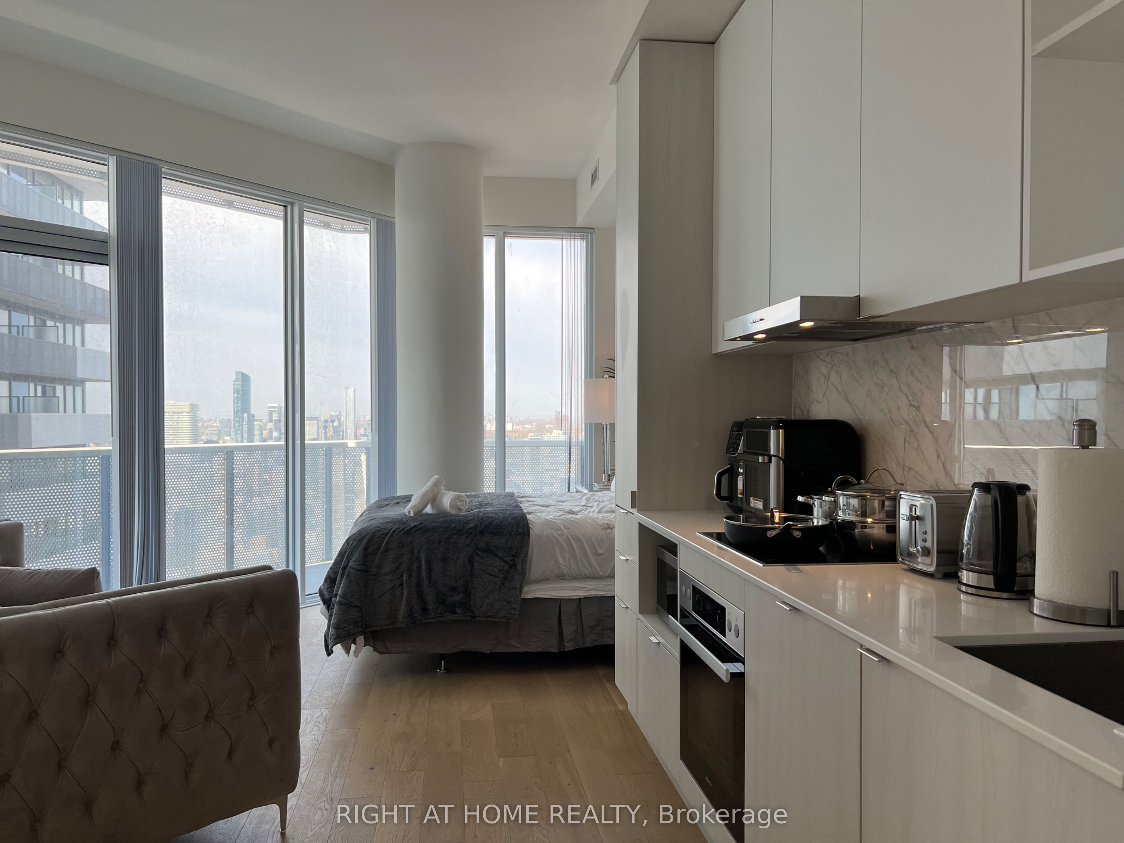 138 Downes Street #PH212
