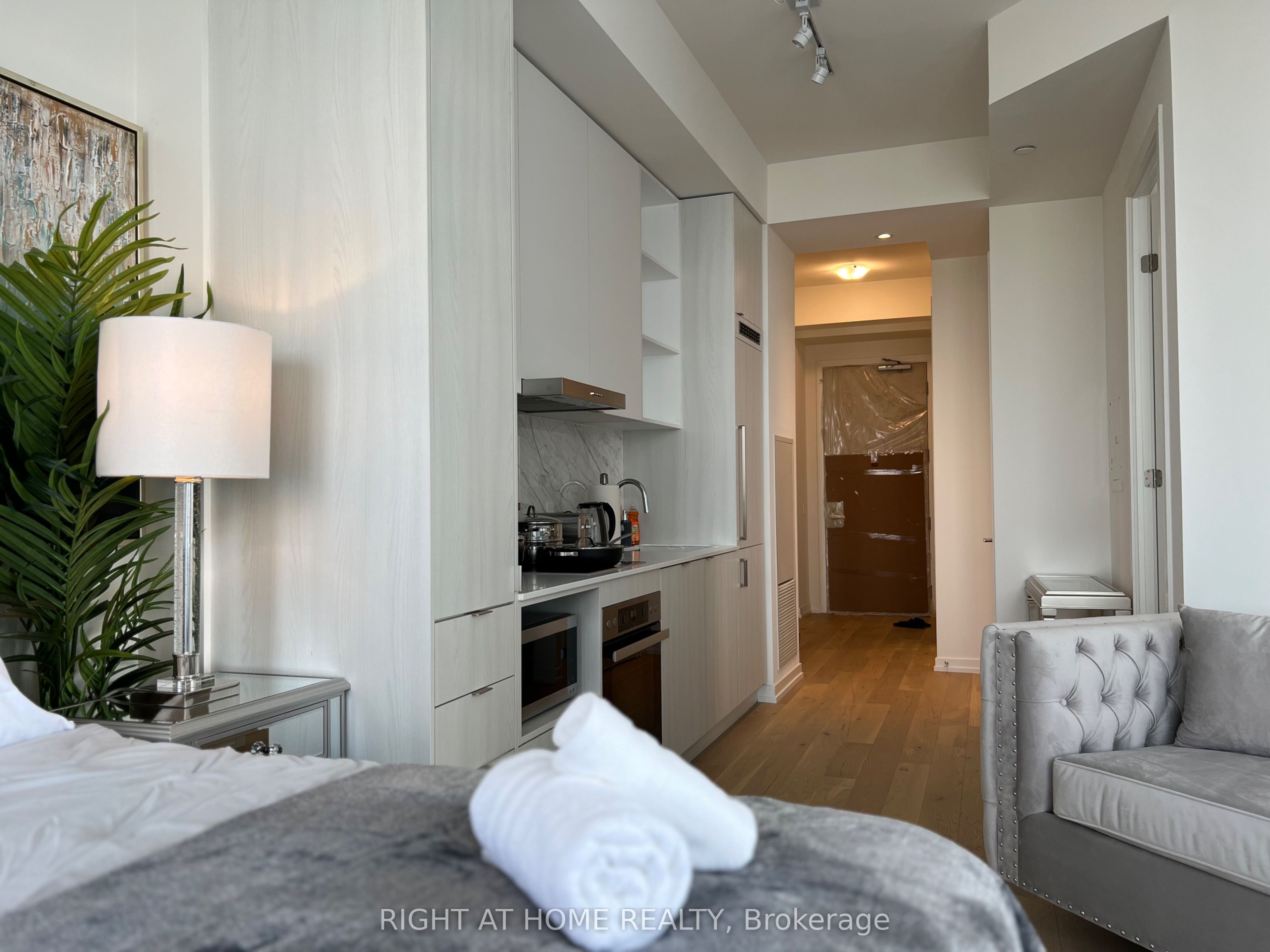 138 Downes Street #PH212