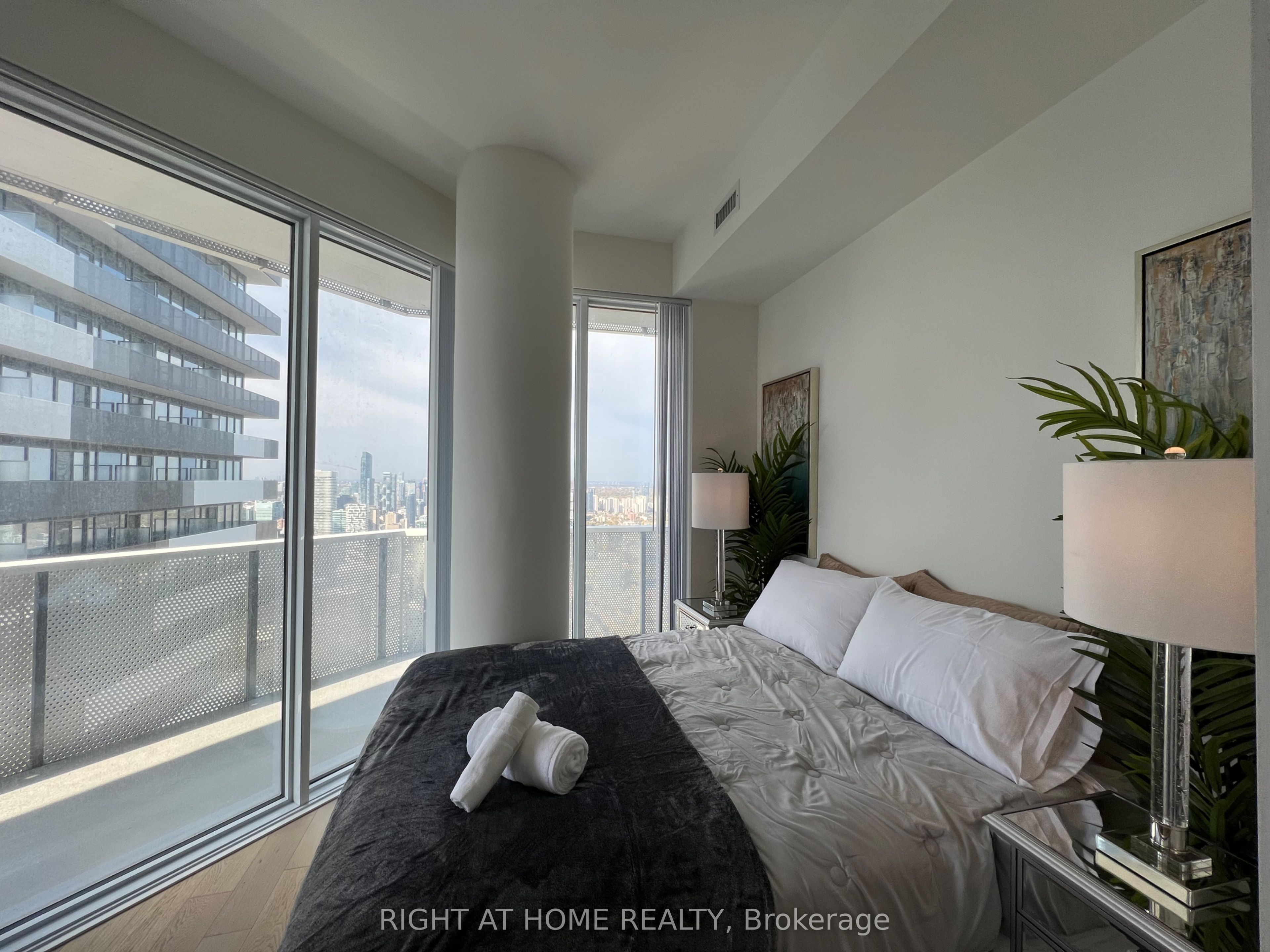 138 Downes Street #PH212