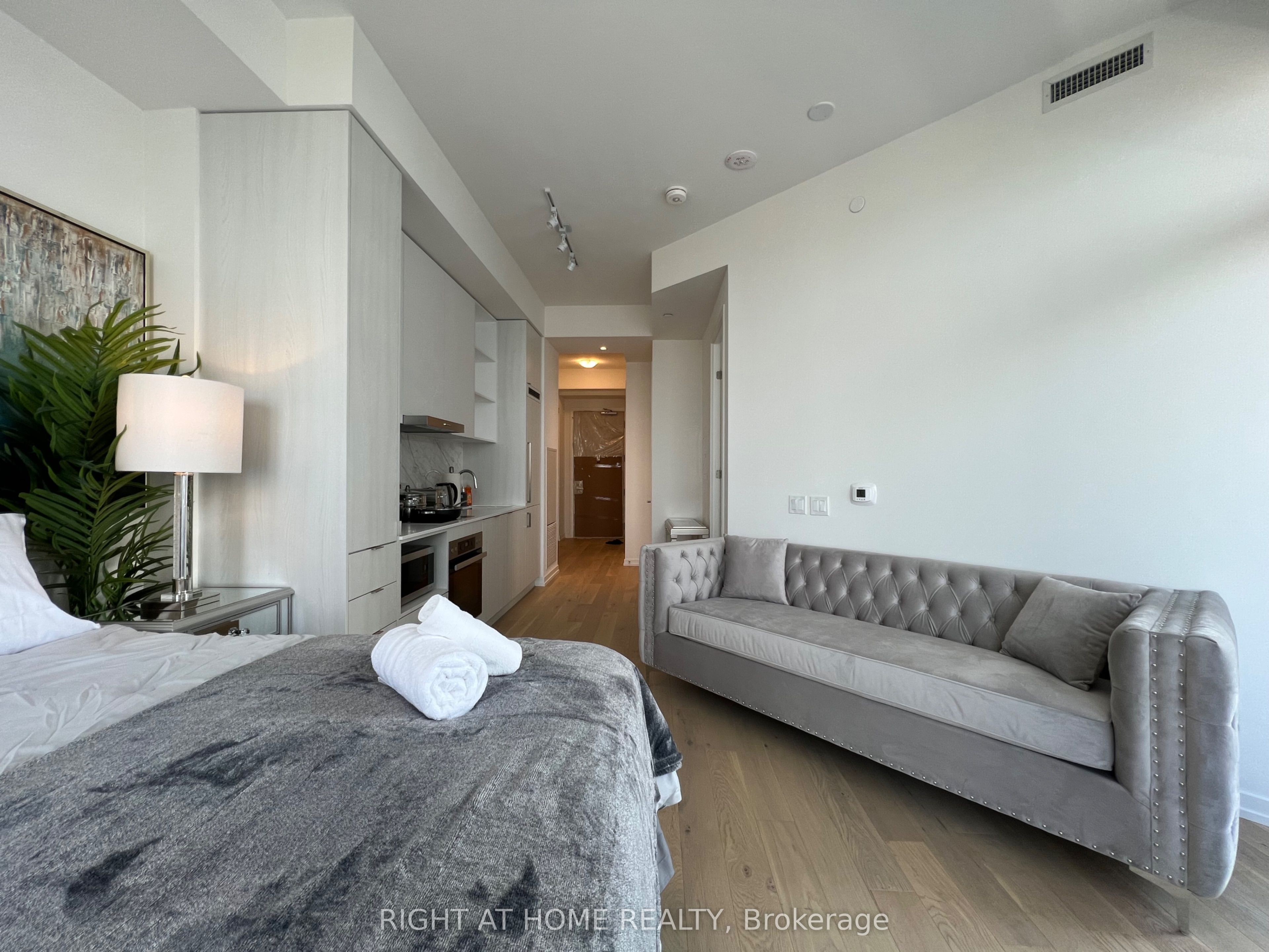 138 Downes Street #PH212