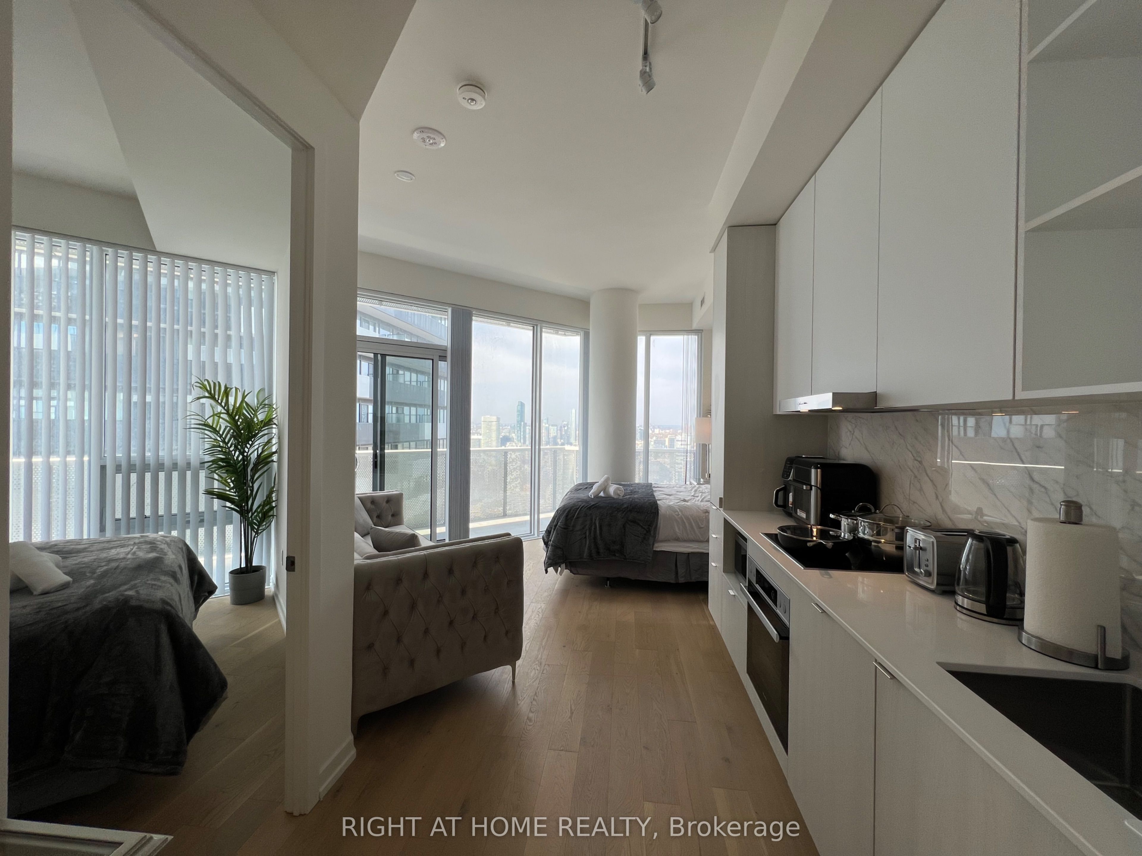 138 Downes Street #PH212