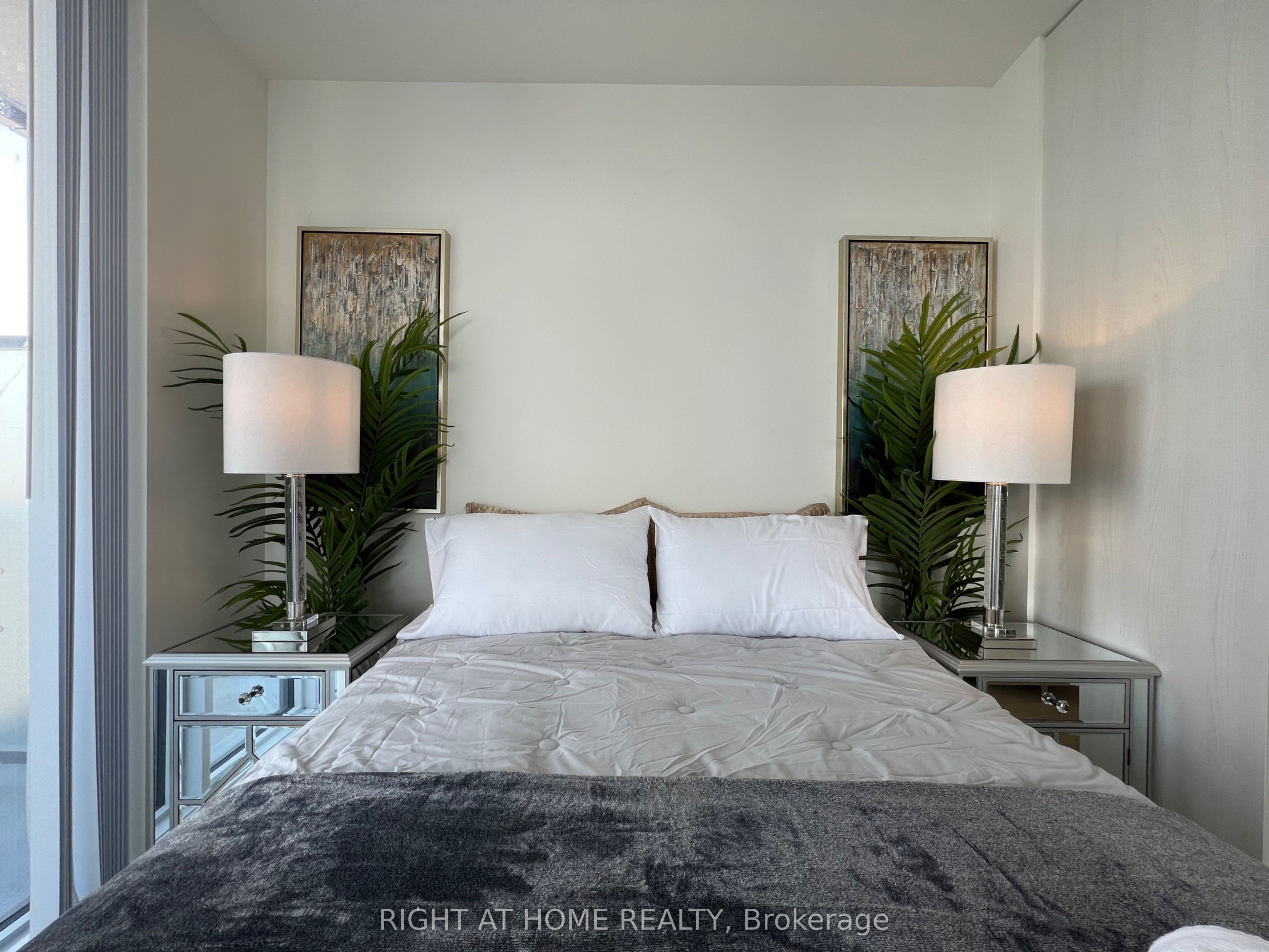 138 Downes Street #PH212