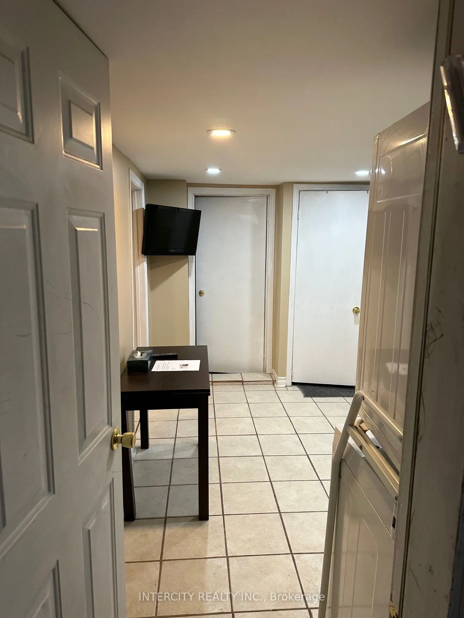 222 Combe Avenue, #BSMT