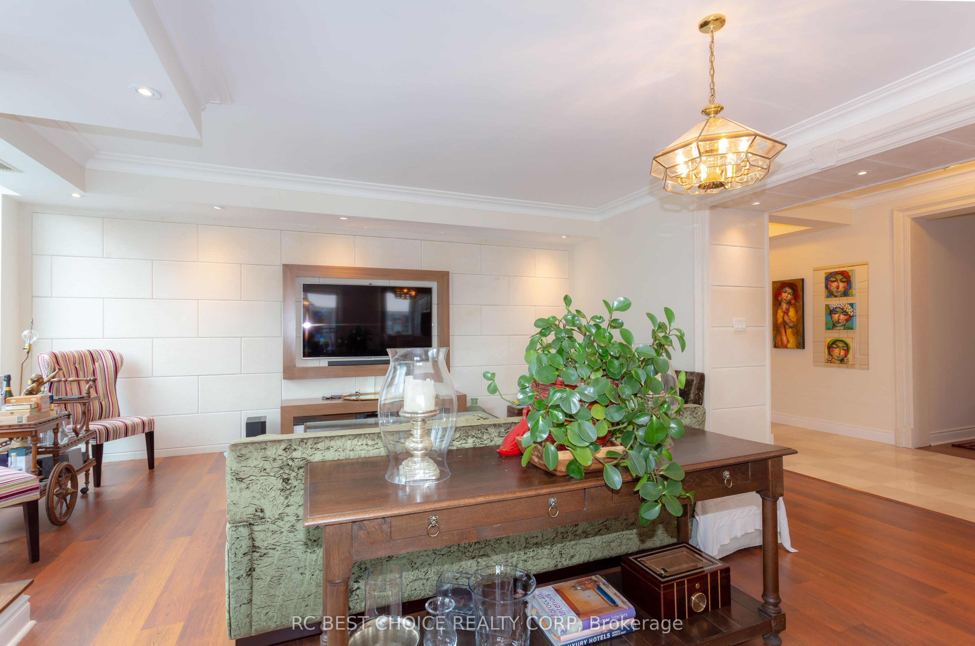 38 William Carson Crescent, #805