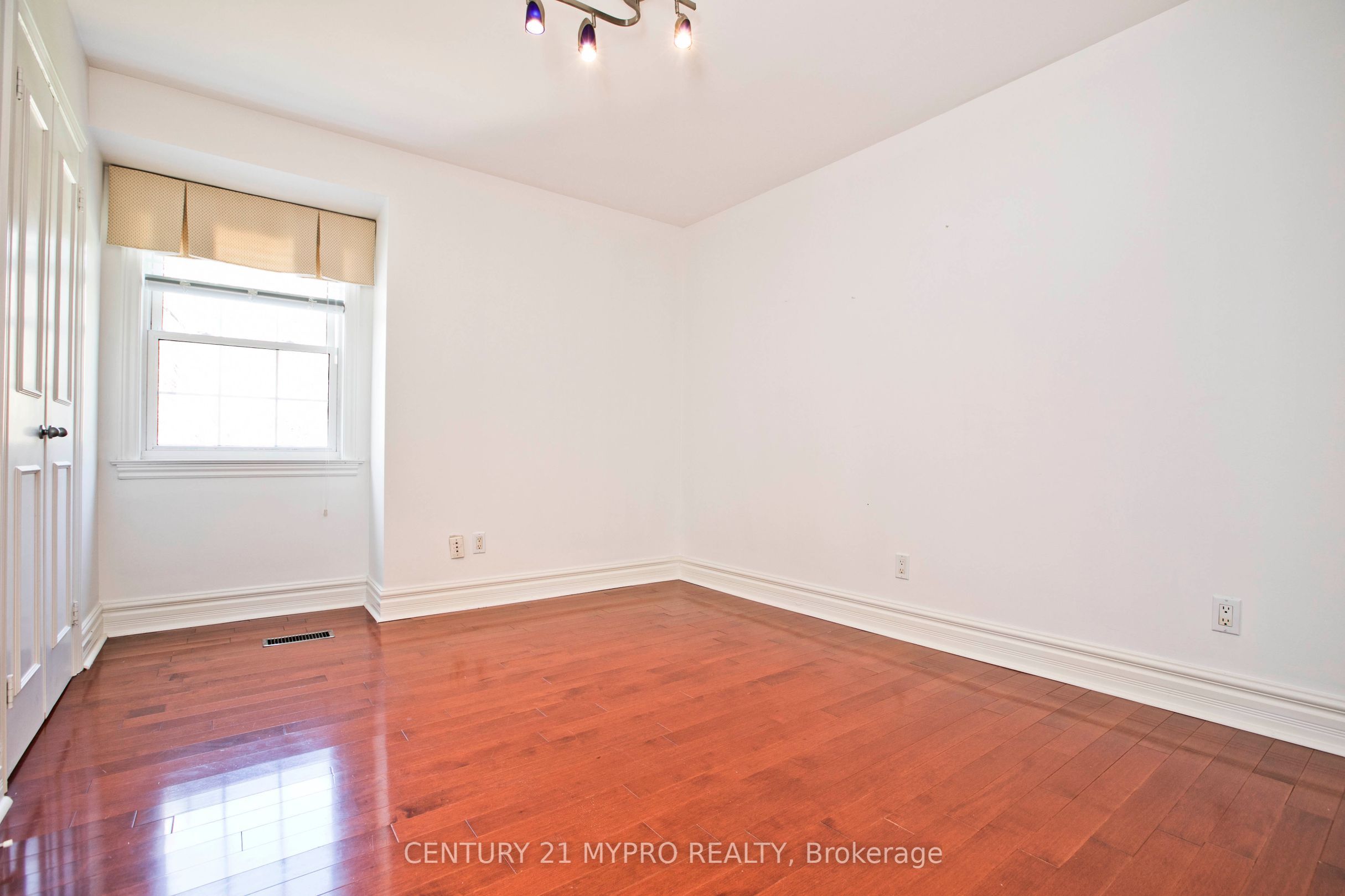 9 Shady Oaks Crescent