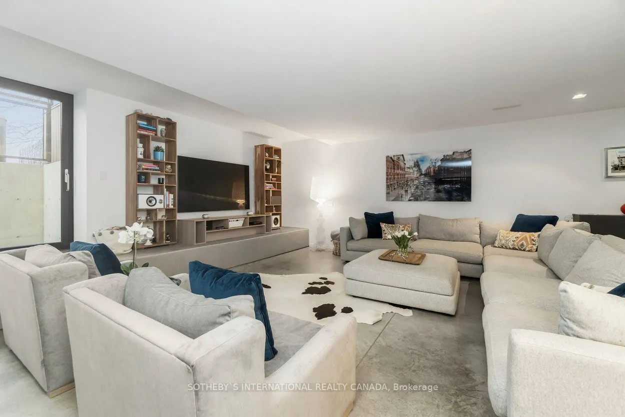 95 Riverview Drive