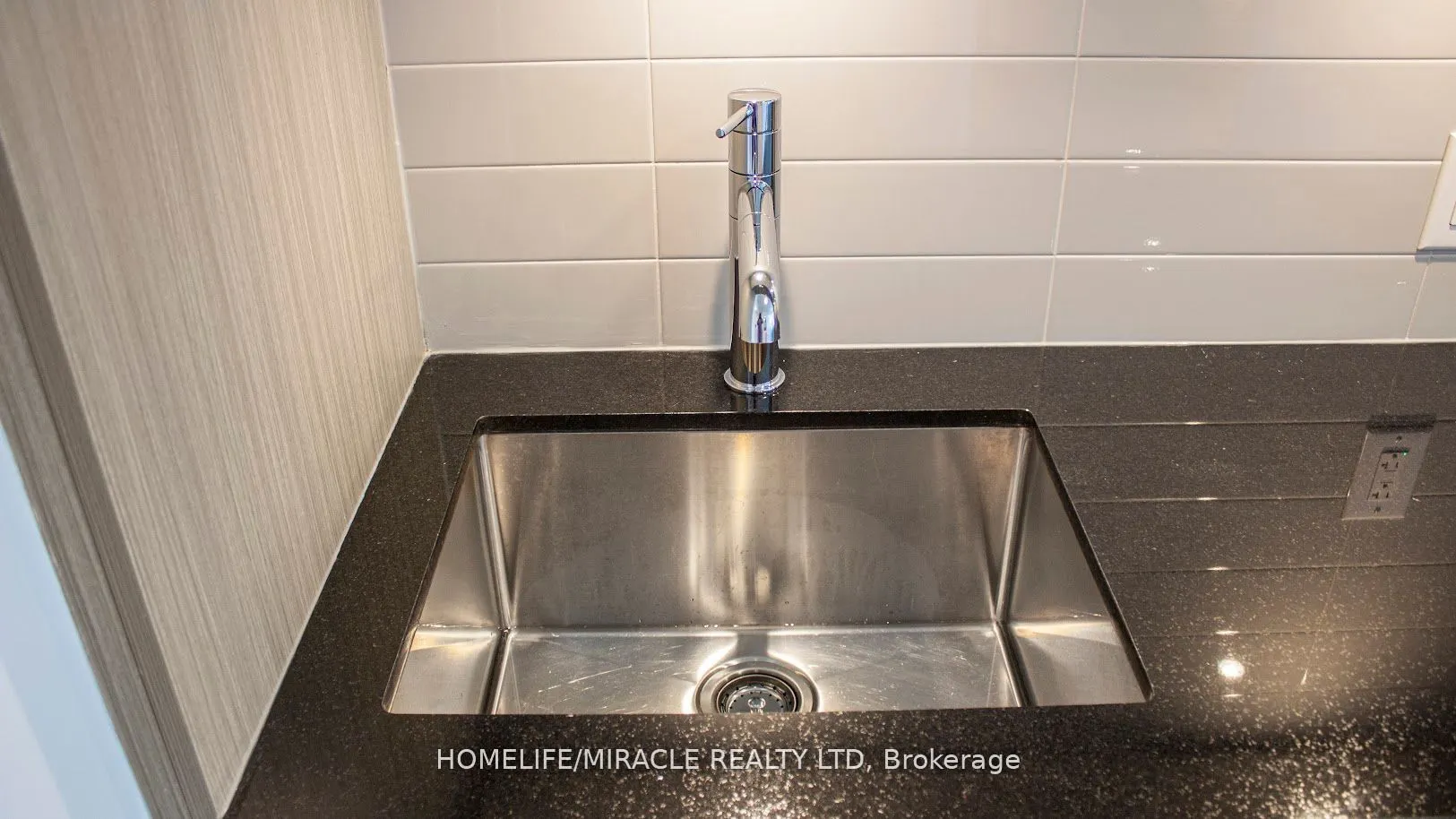 575 Bloor Street E, #2905