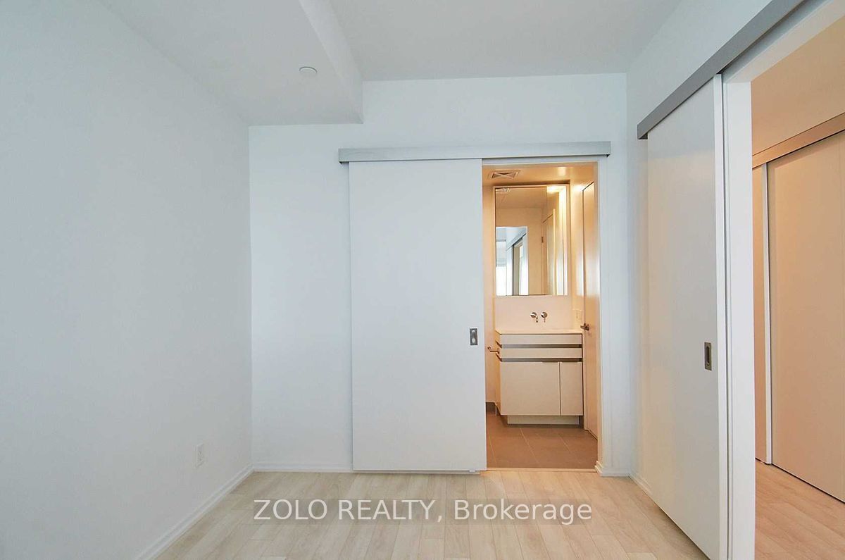 197 Yonge Street #5611