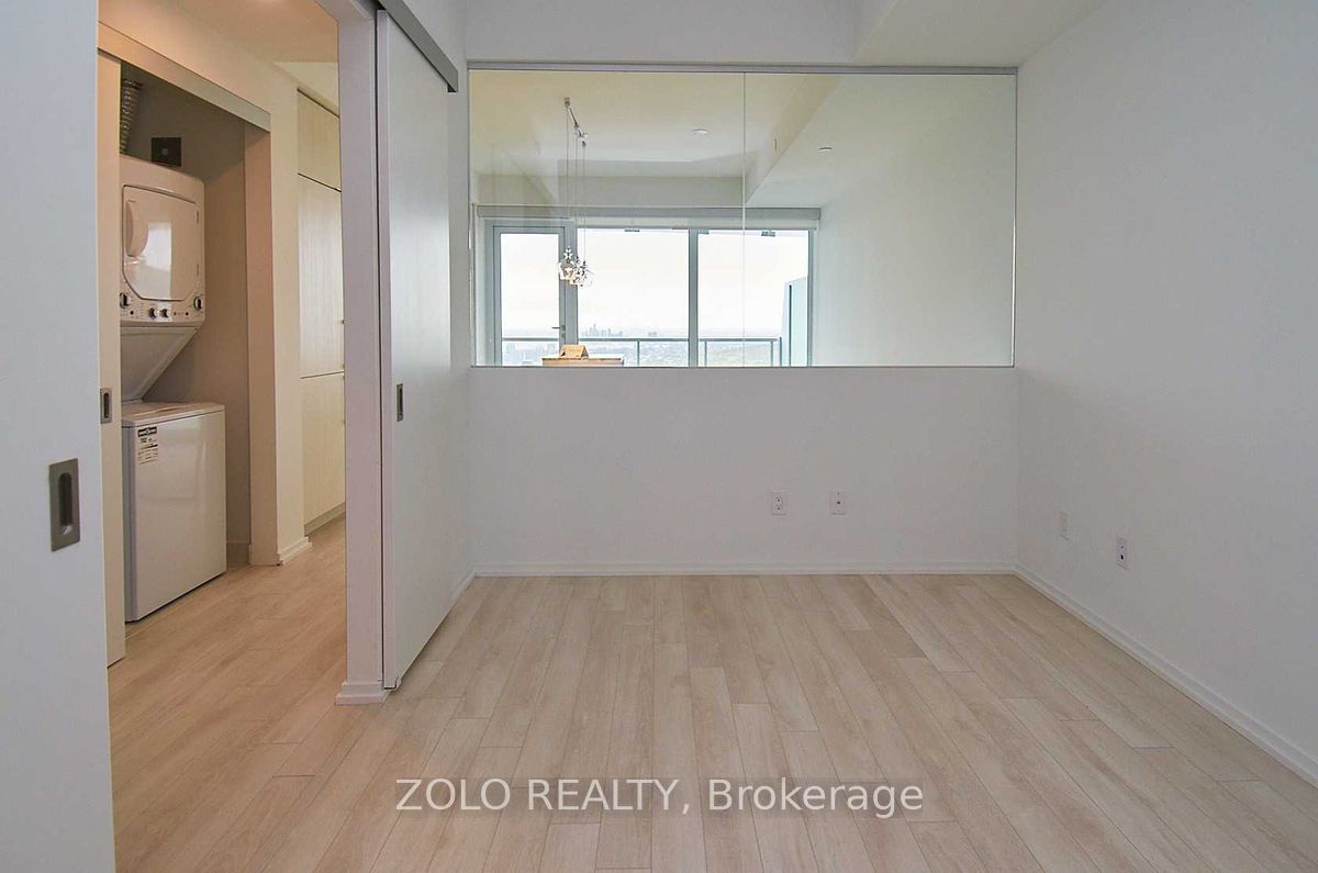 197 Yonge Street #5611