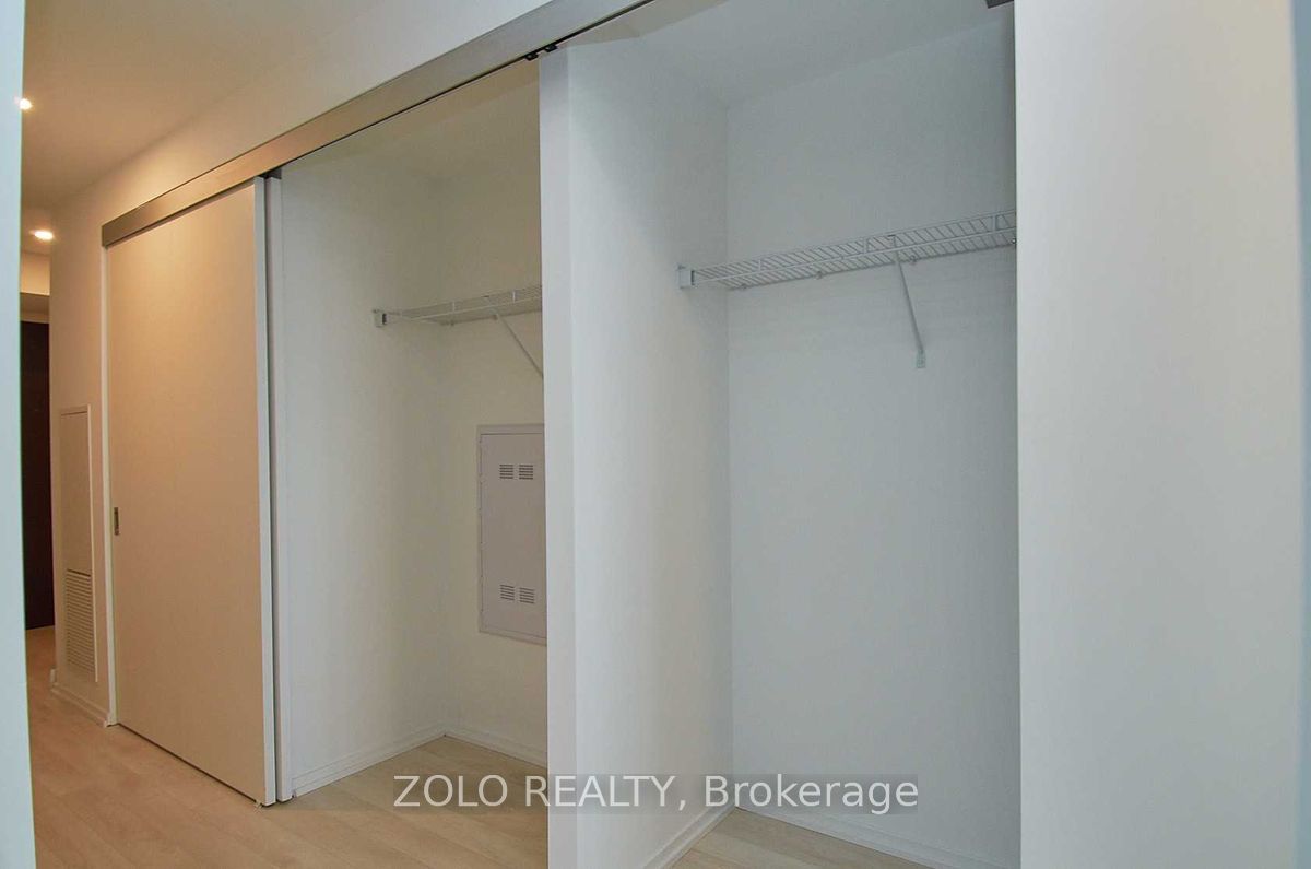 197 Yonge Street #5611