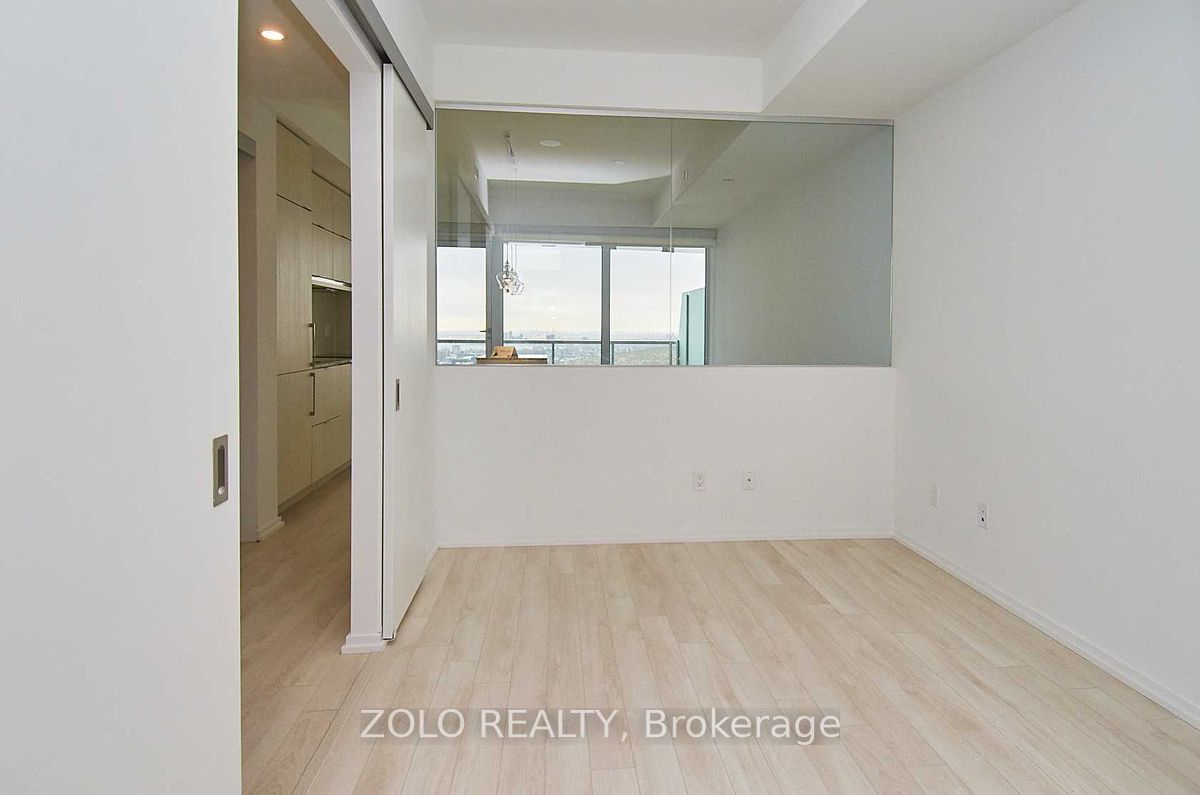 197 Yonge Street #5611