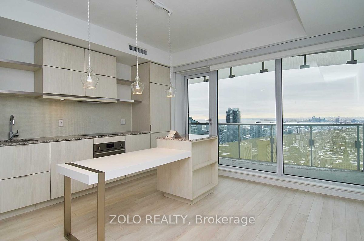 197 Yonge Street #5611