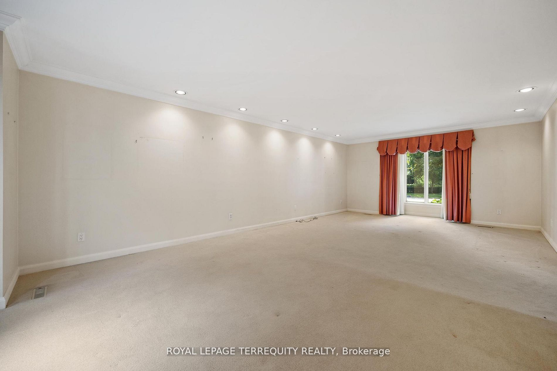 2 Chieftain Crescent