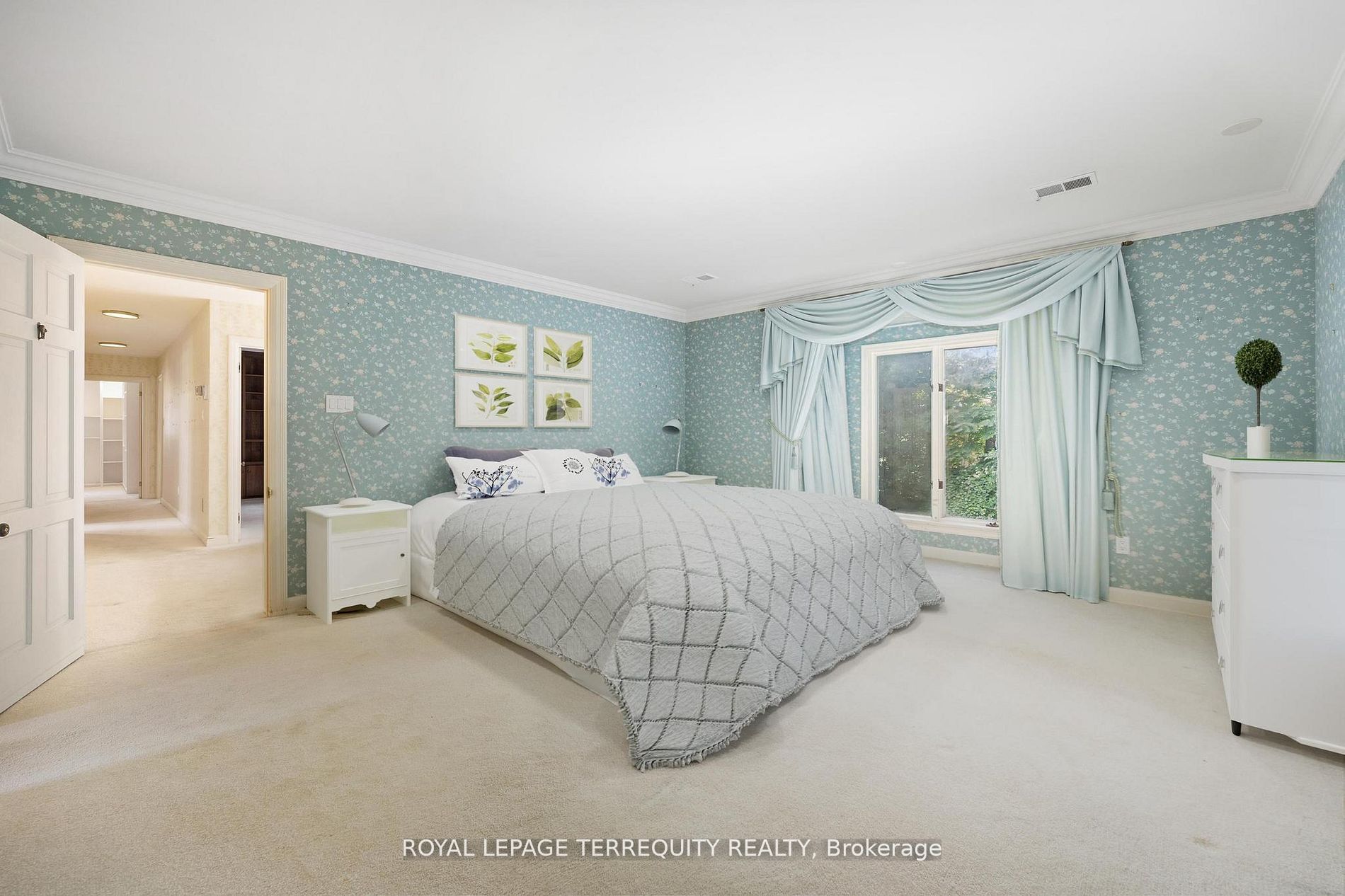 2 Chieftain Crescent