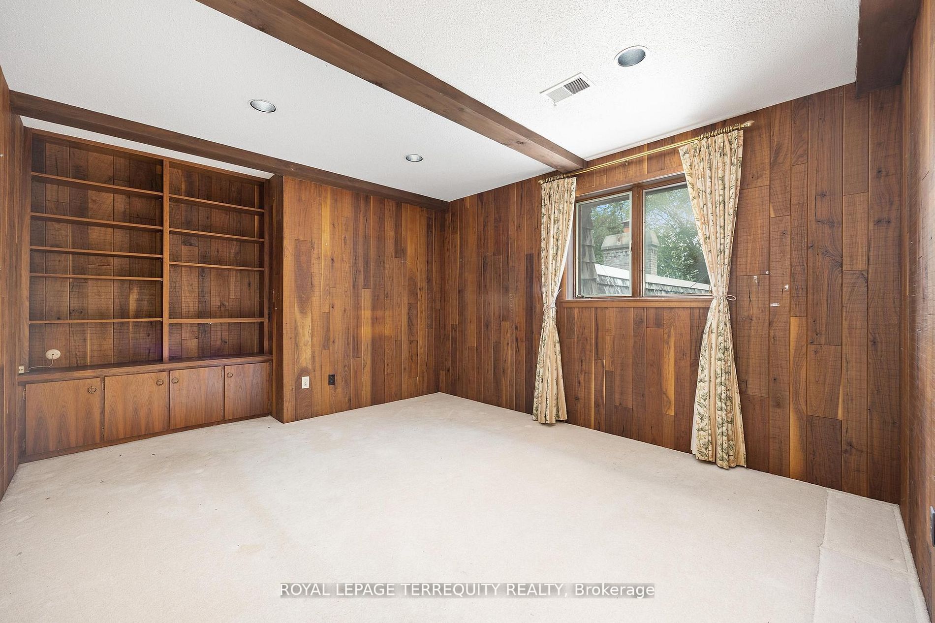 2 Chieftain Crescent