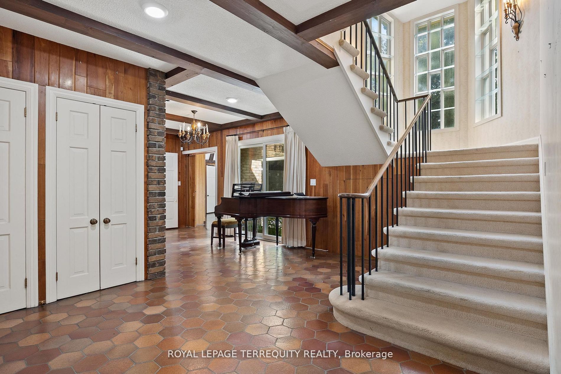 2 Chieftain Crescent